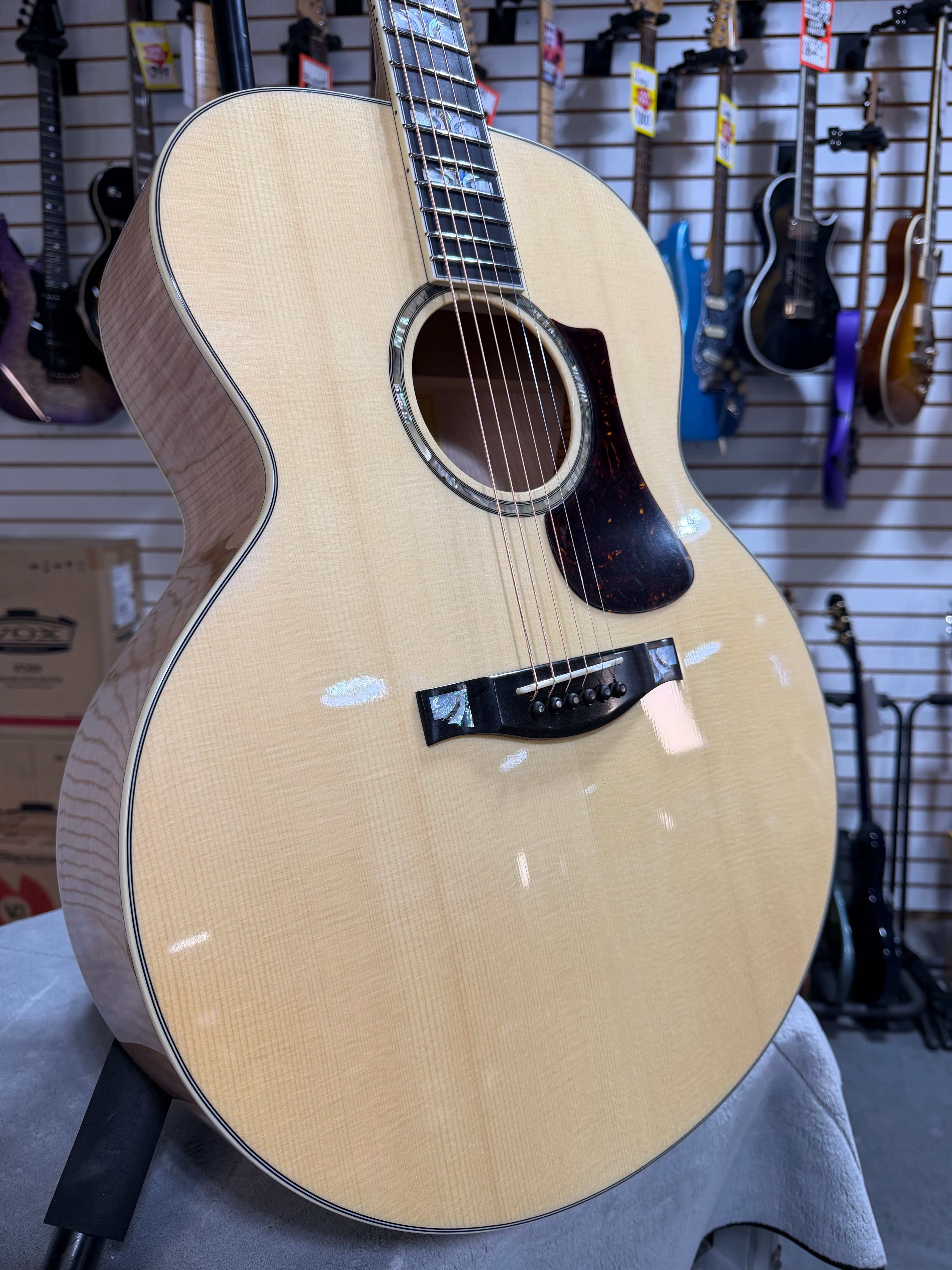 Eastman AC630 Jumbo Blonde