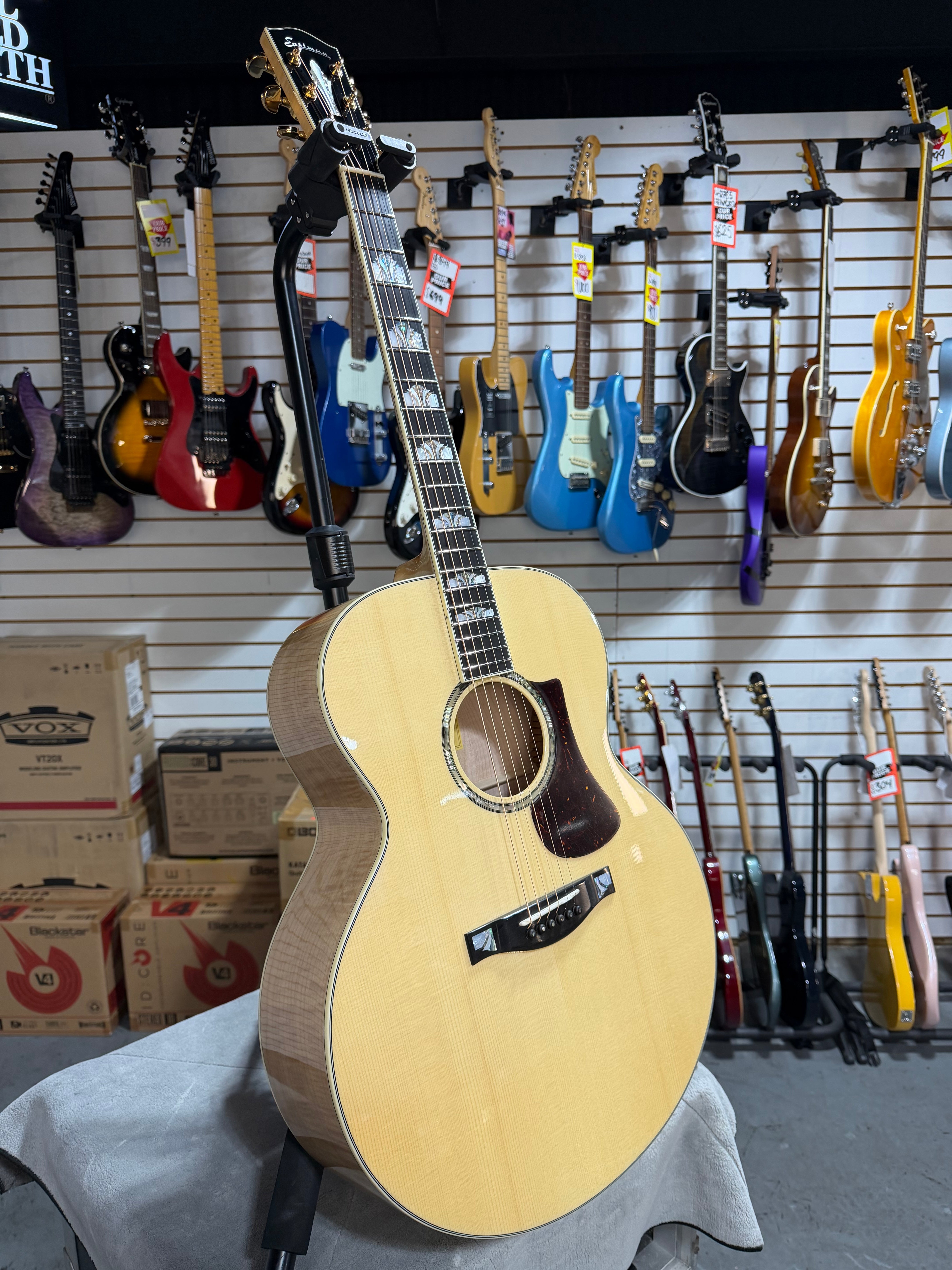 Eastman AC630 Jumbo Blonde