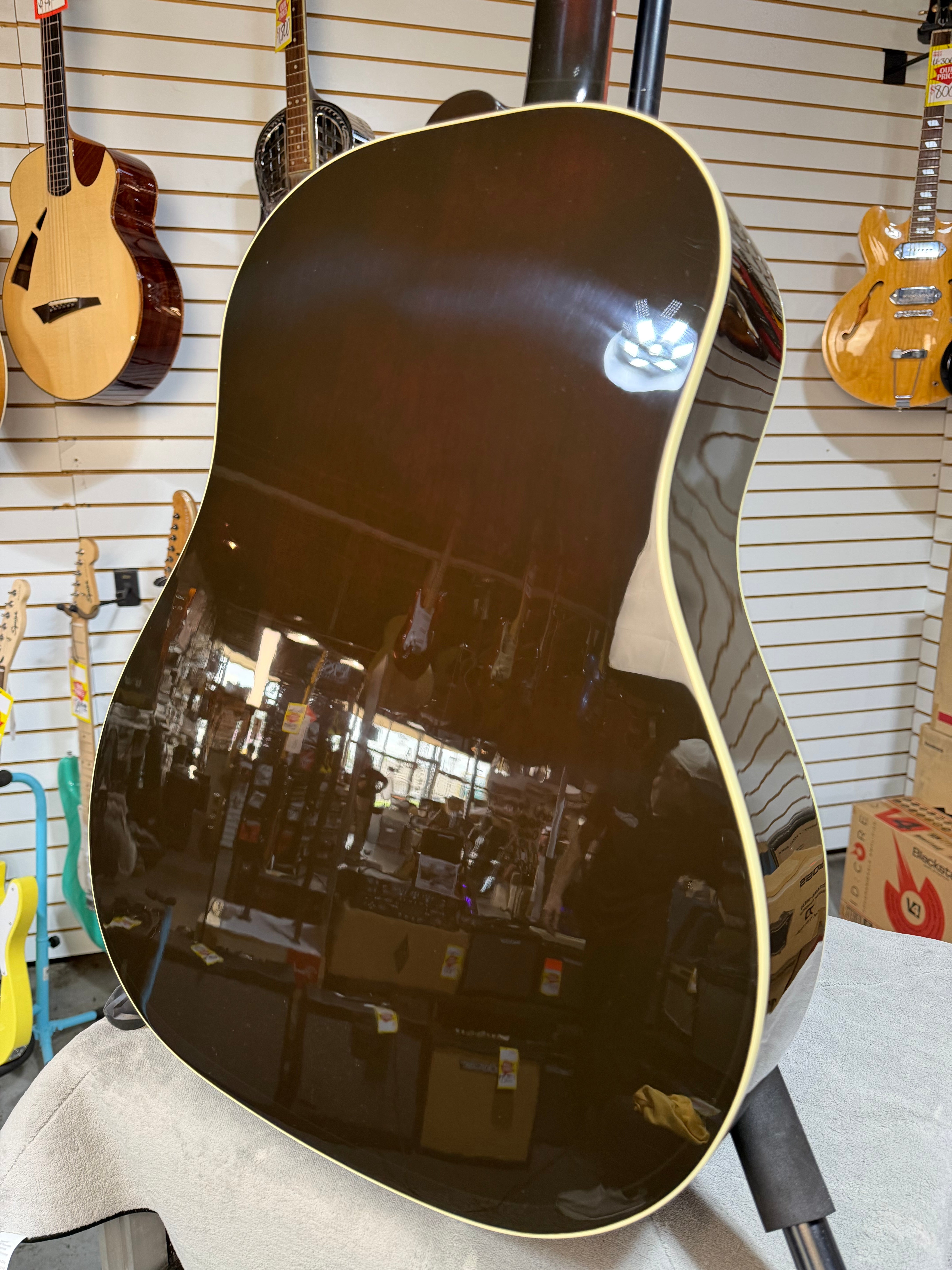 Gibson J-45 Standard Vintage Sunburst