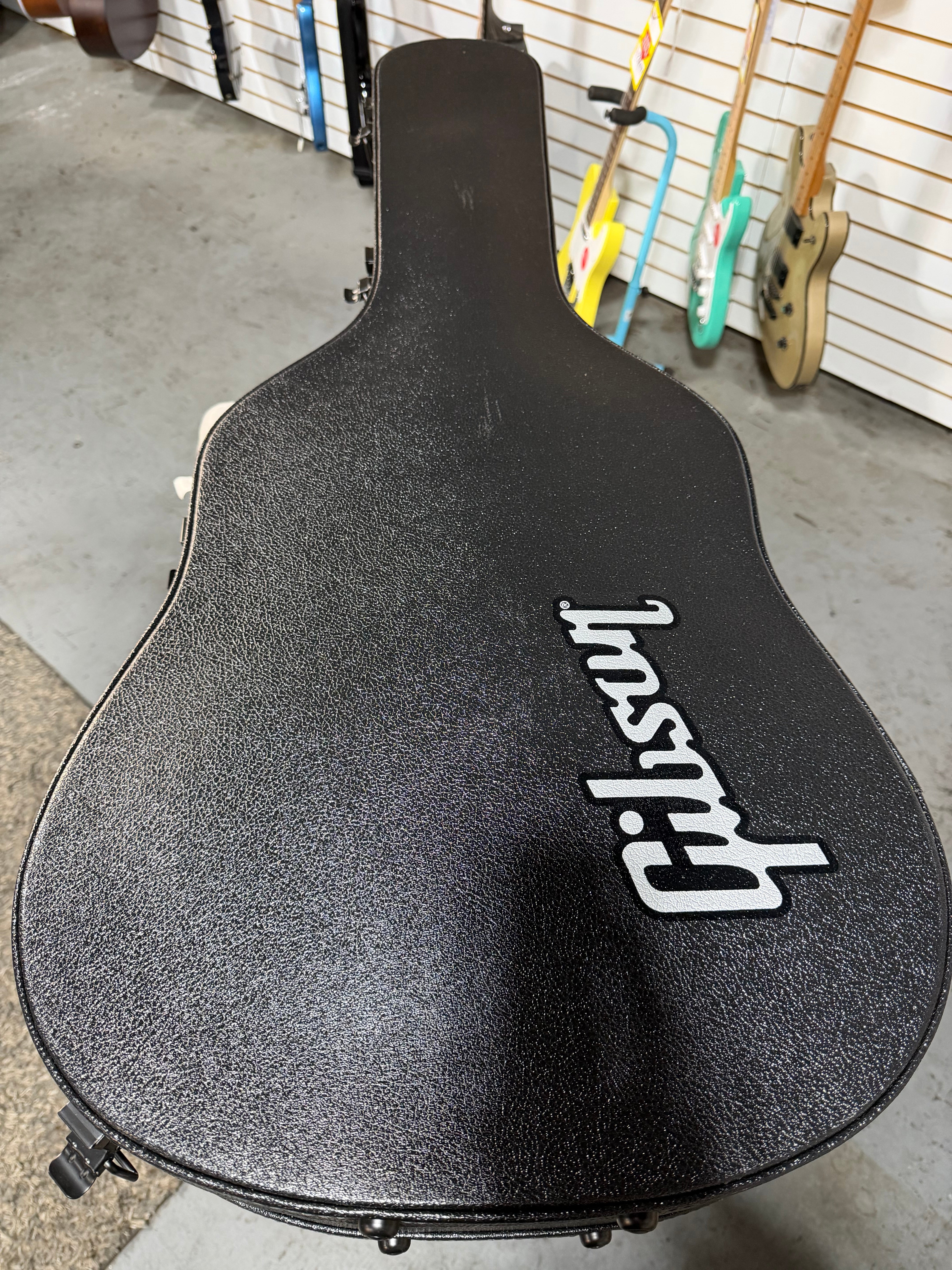 Gibson J-45 Standard Vintage Sunburst