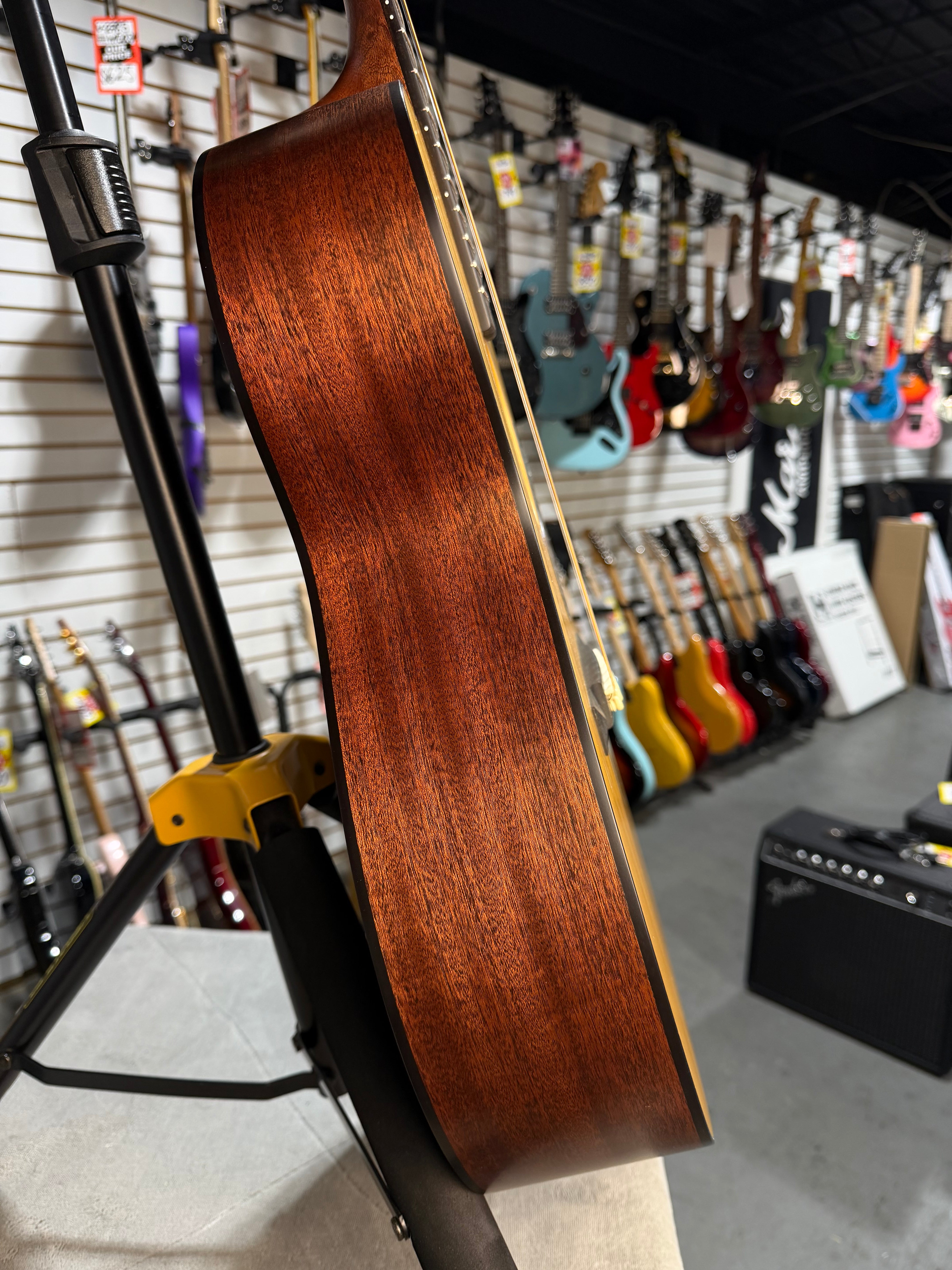 Martin 000-10E Shawn Mendes Natural