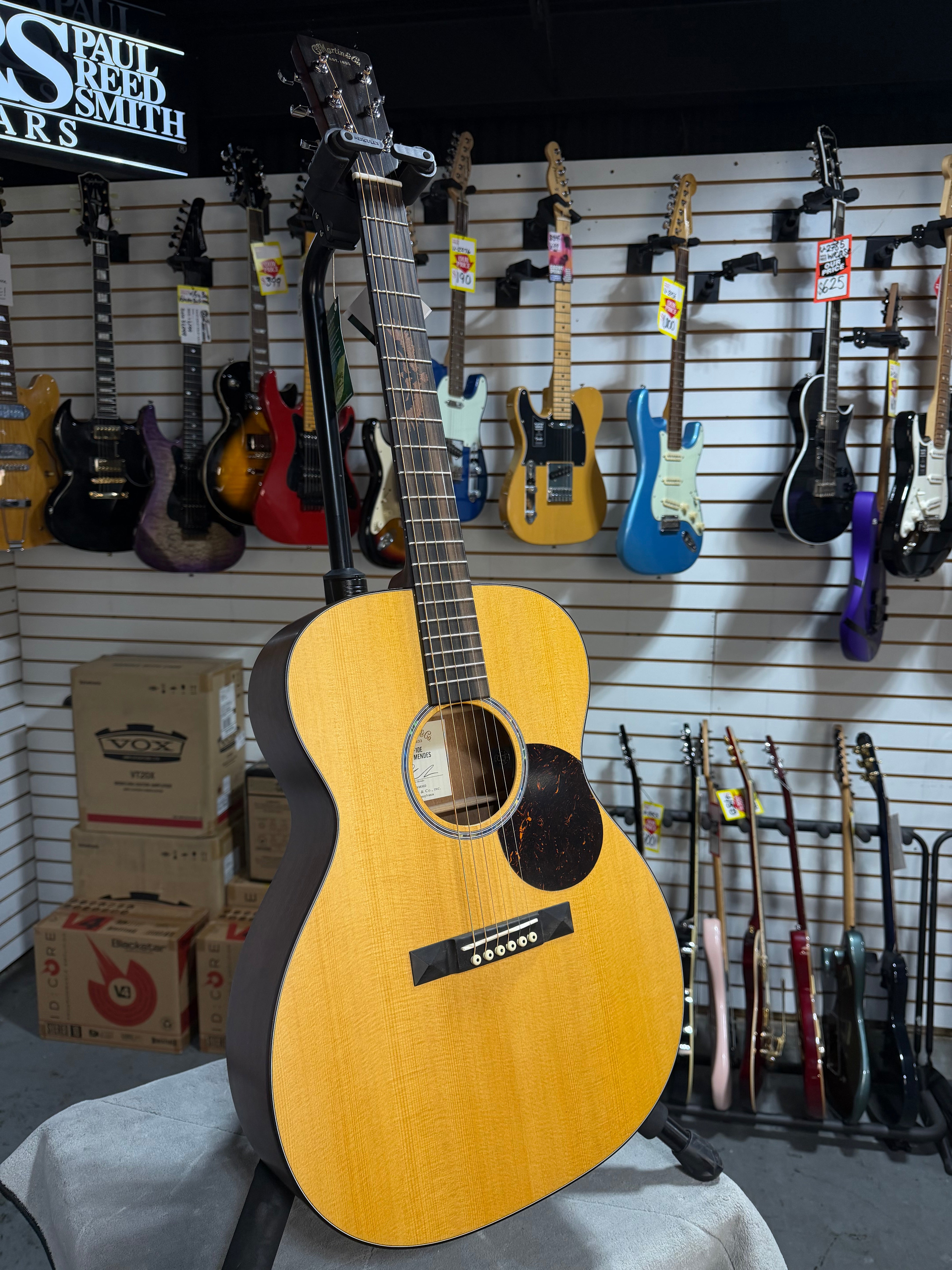 Martin 000-10E Shawn Mendes Natural