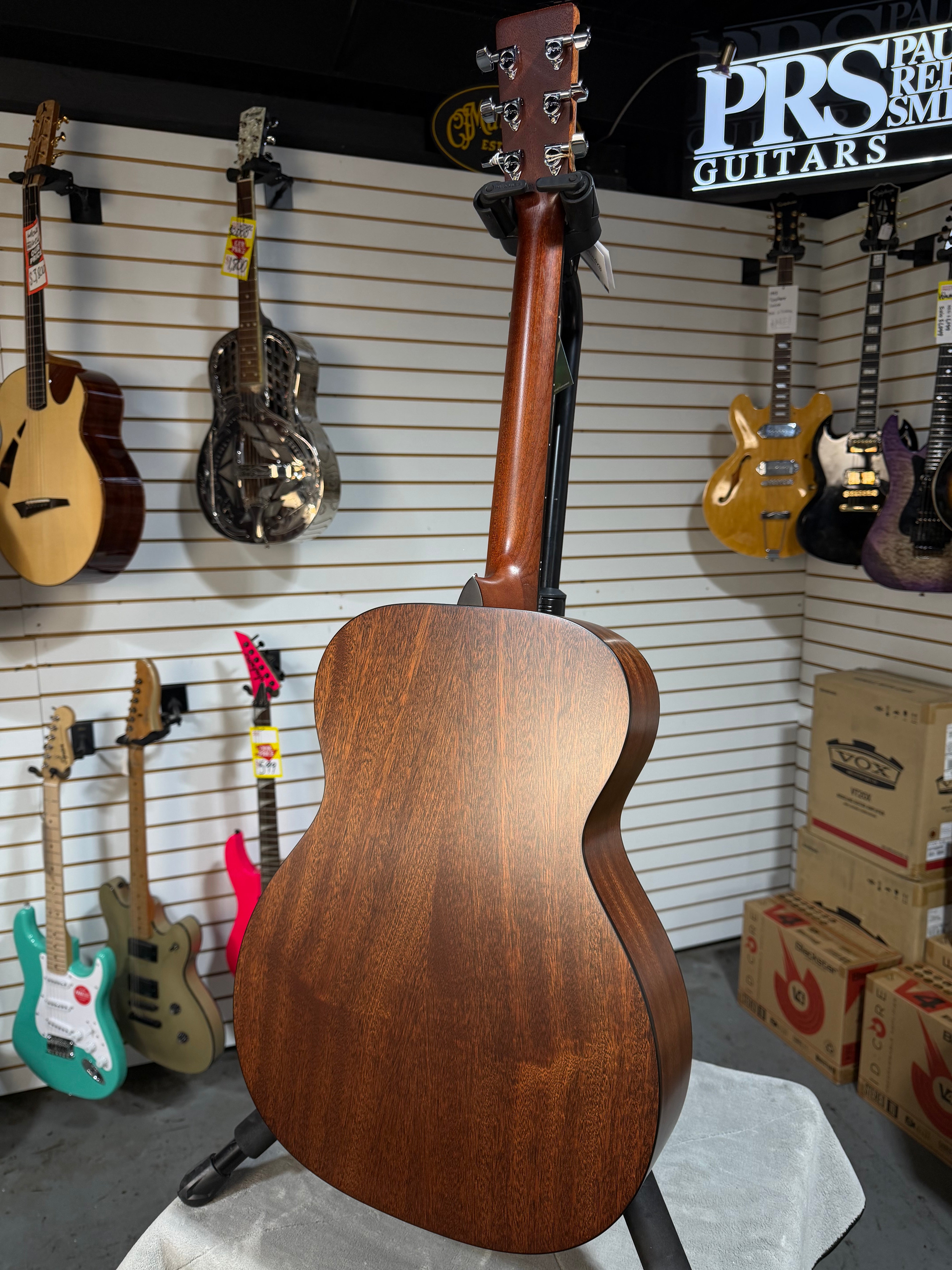 Martin 000-10E Shawn Mendes Natural