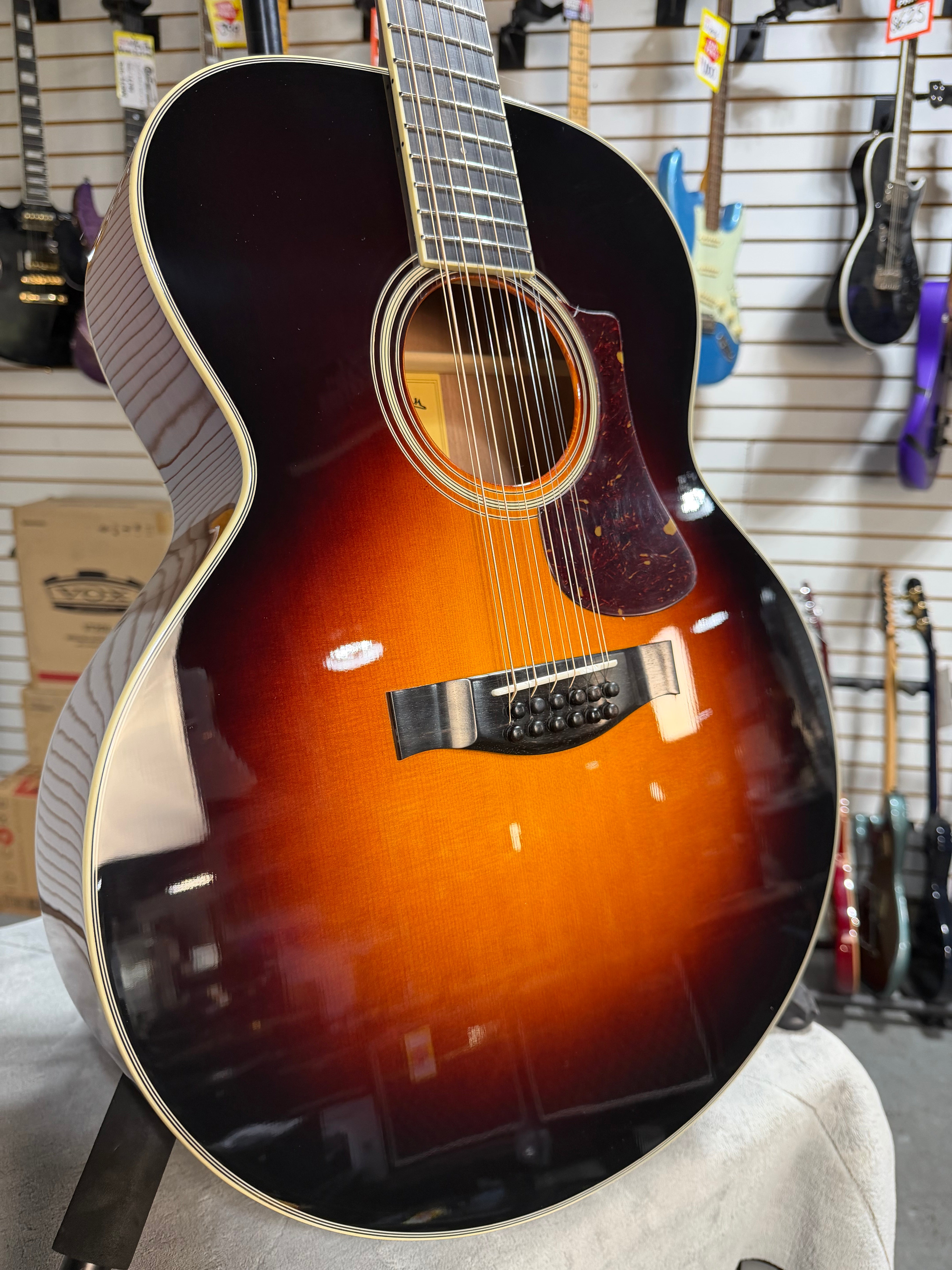 Eastman AC330E-12 Sunburst