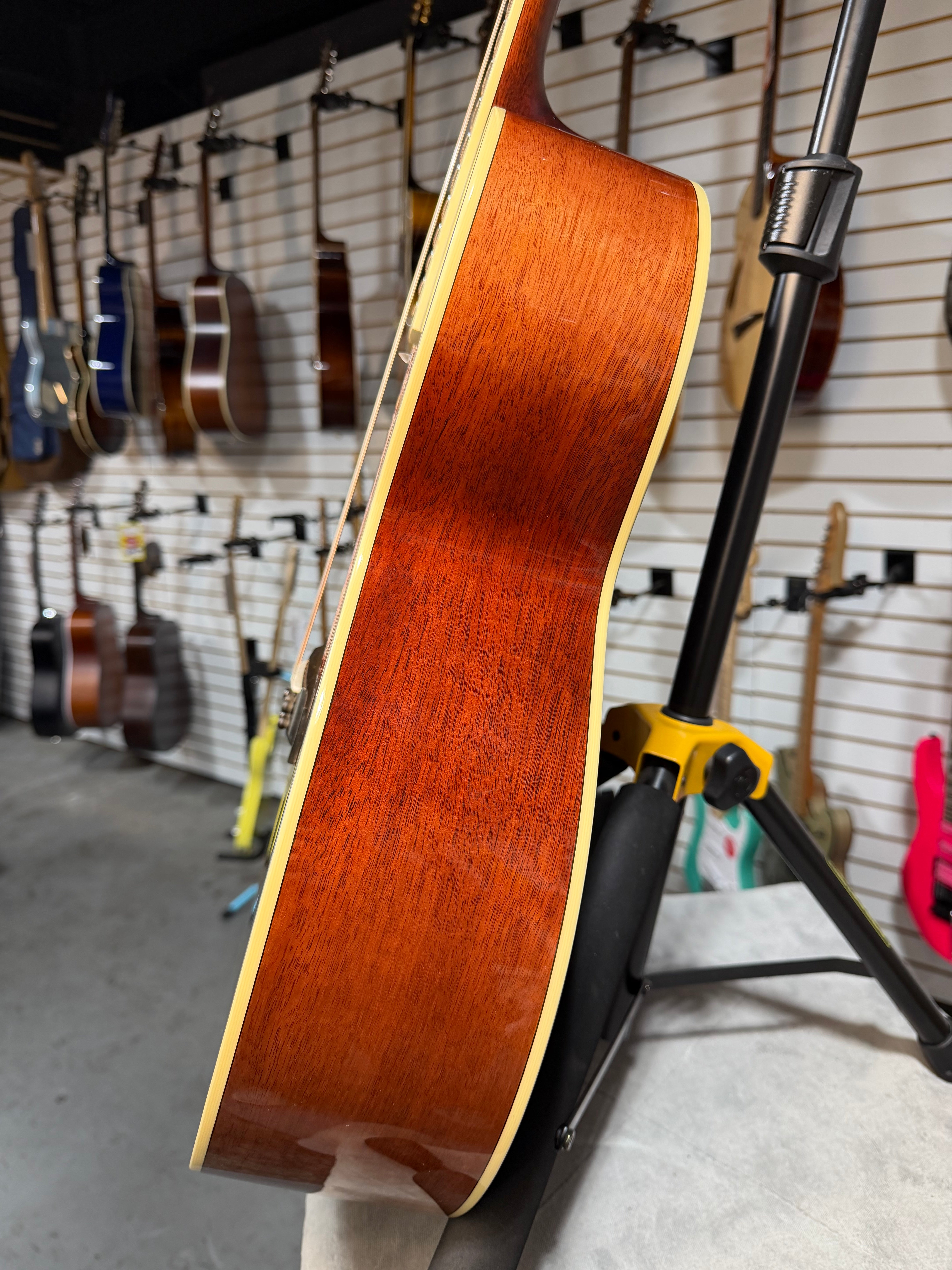 Eastman AC330E-12 Sunburst