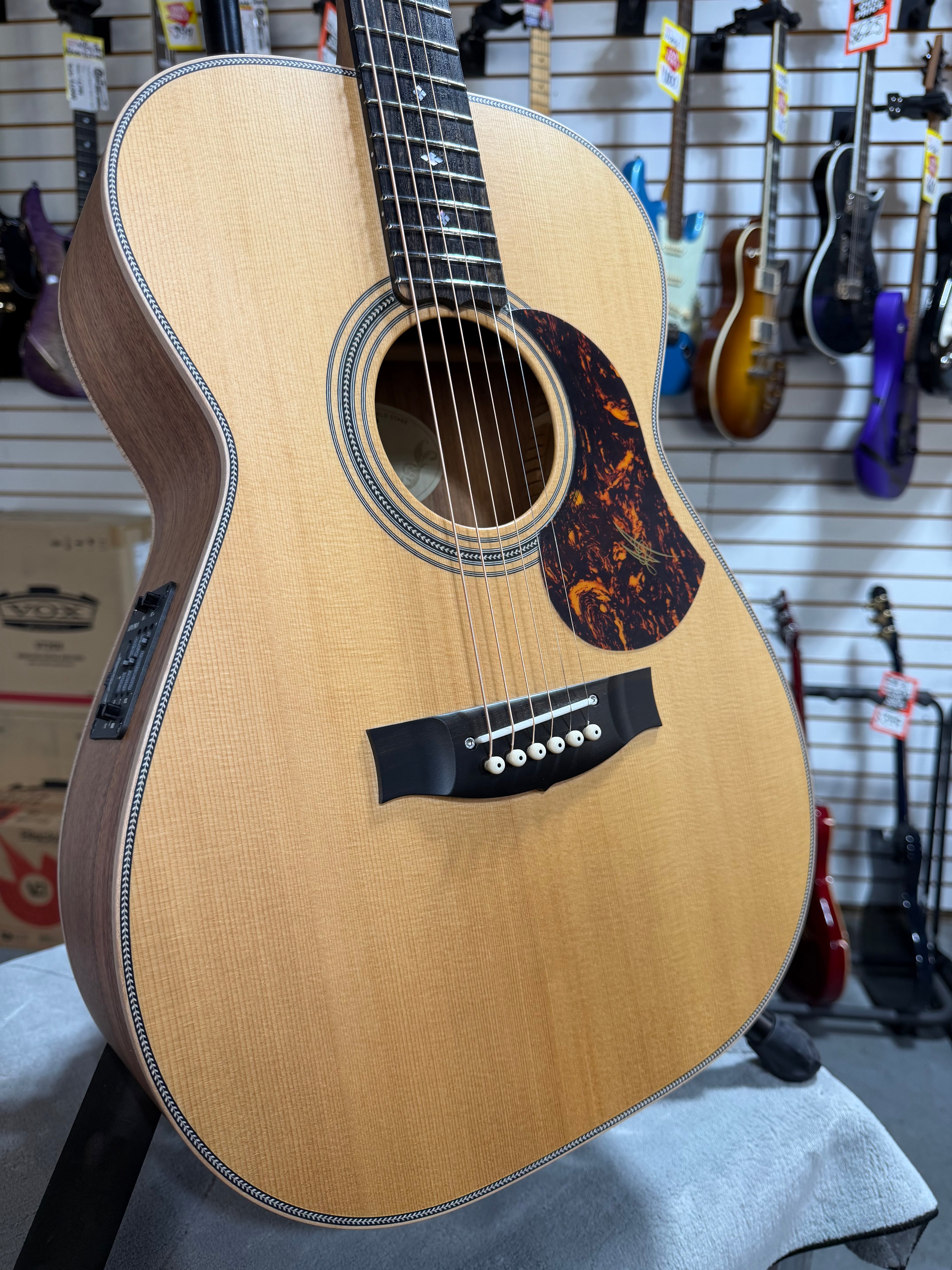 Maton EBG808 Artist Natural