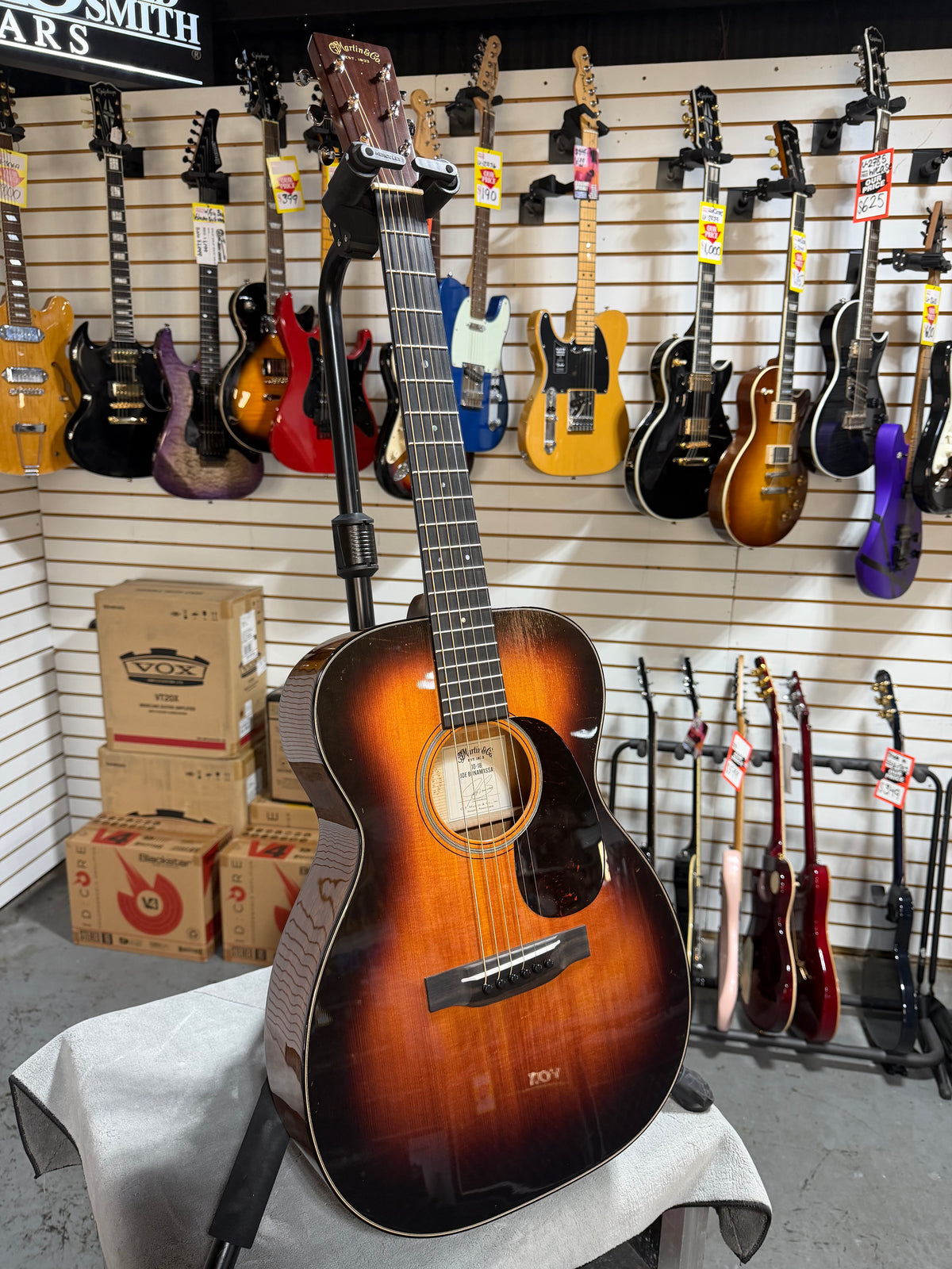 Martin 00-18 Joe Bonamassa Sunburst