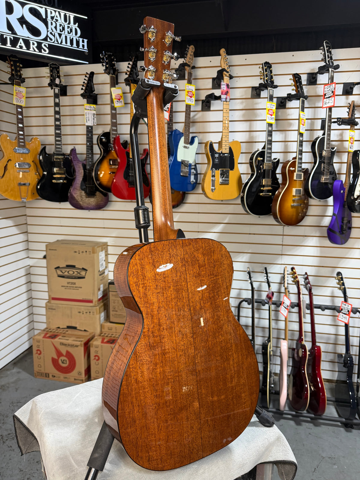 Martin 00-18 Joe Bonamassa Sunburst