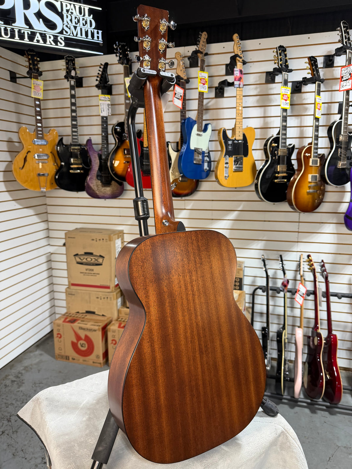 Martin 00-10E Road Series Retro Joe Bonamassa Signature Sunburst