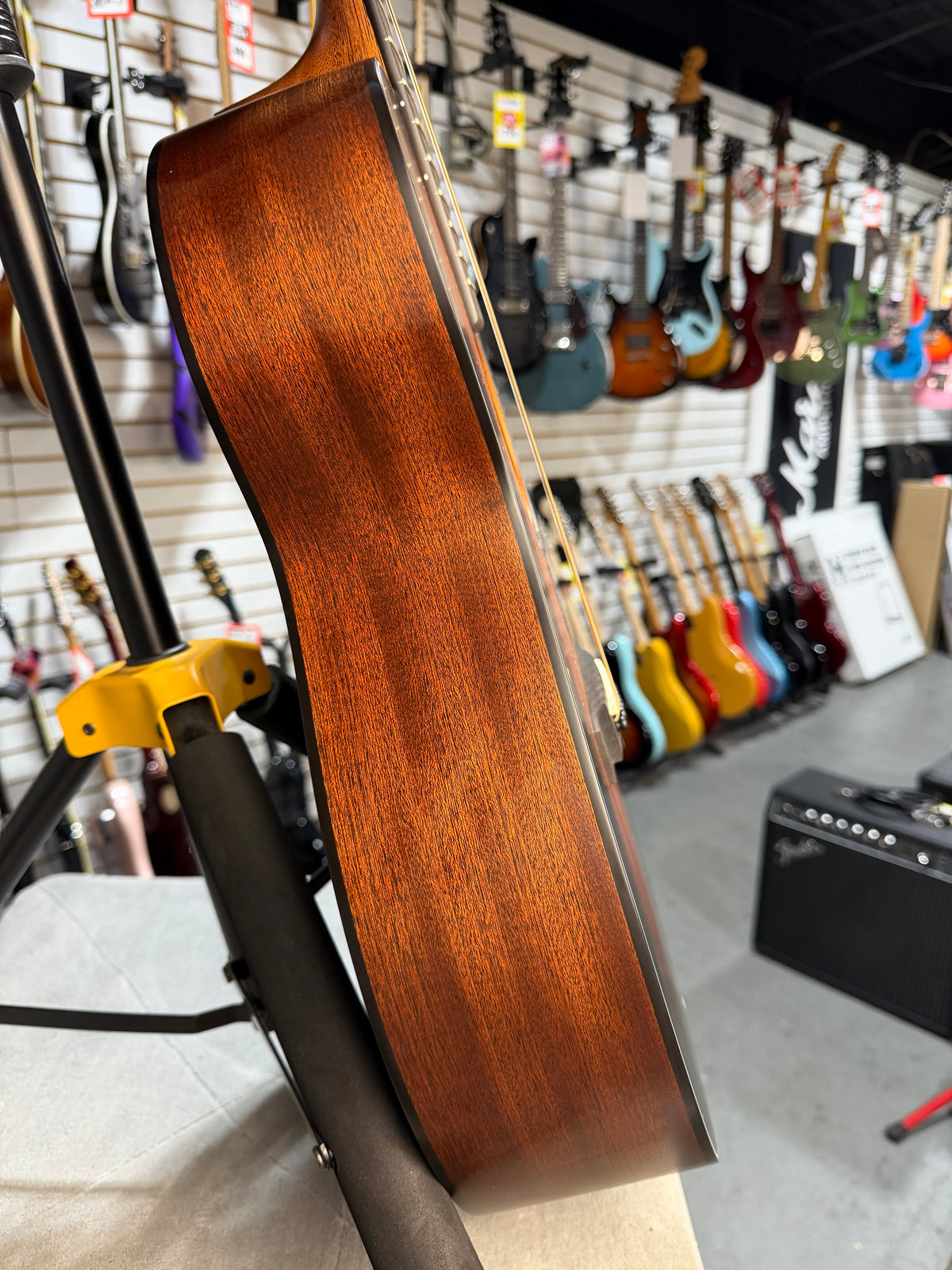 Martin 00-10E Road Series Retro Joe Bonamassa Signature Sunburst