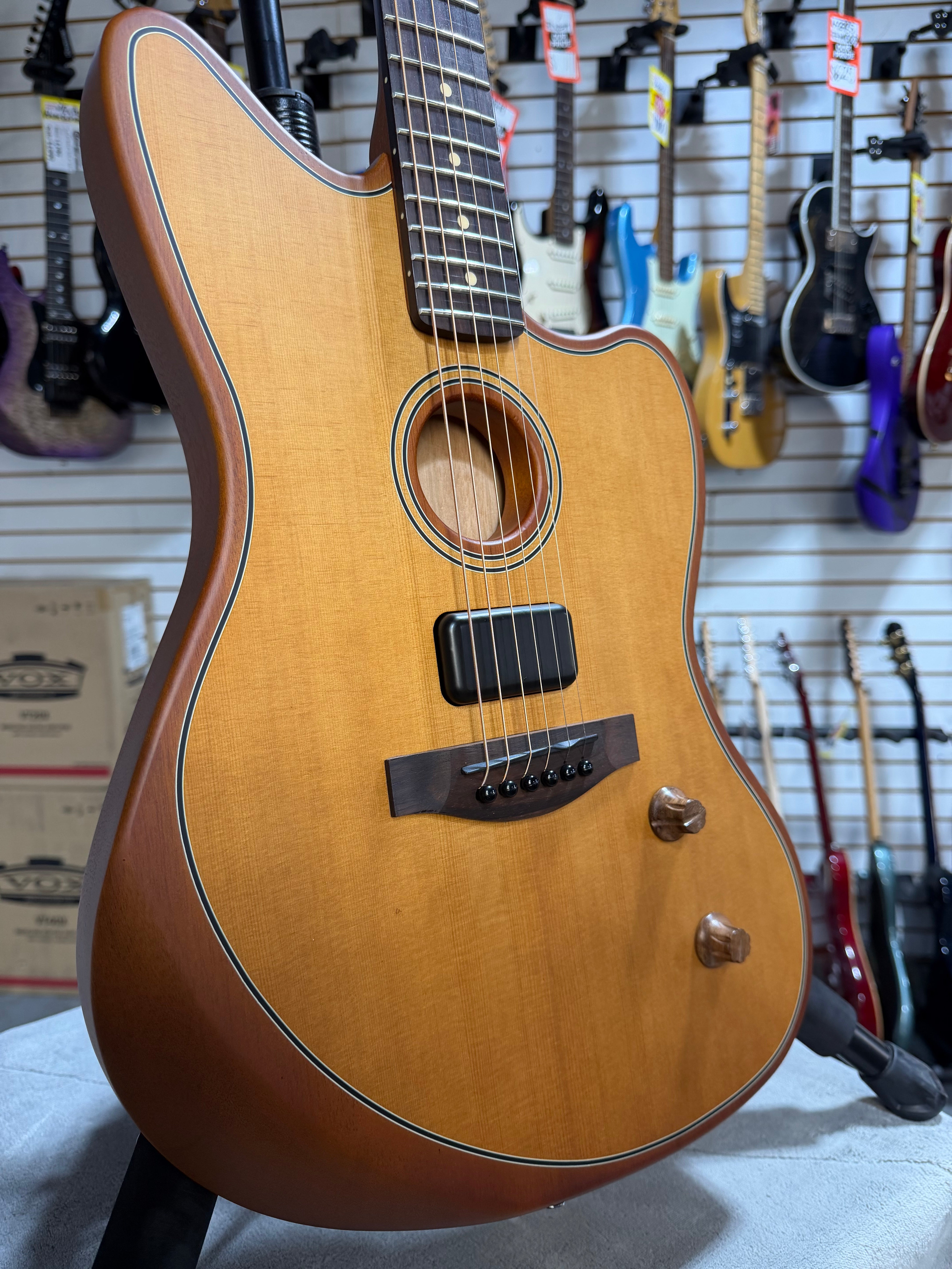 Fender Acoustasonic Standard Jazzmaster Aged Natural