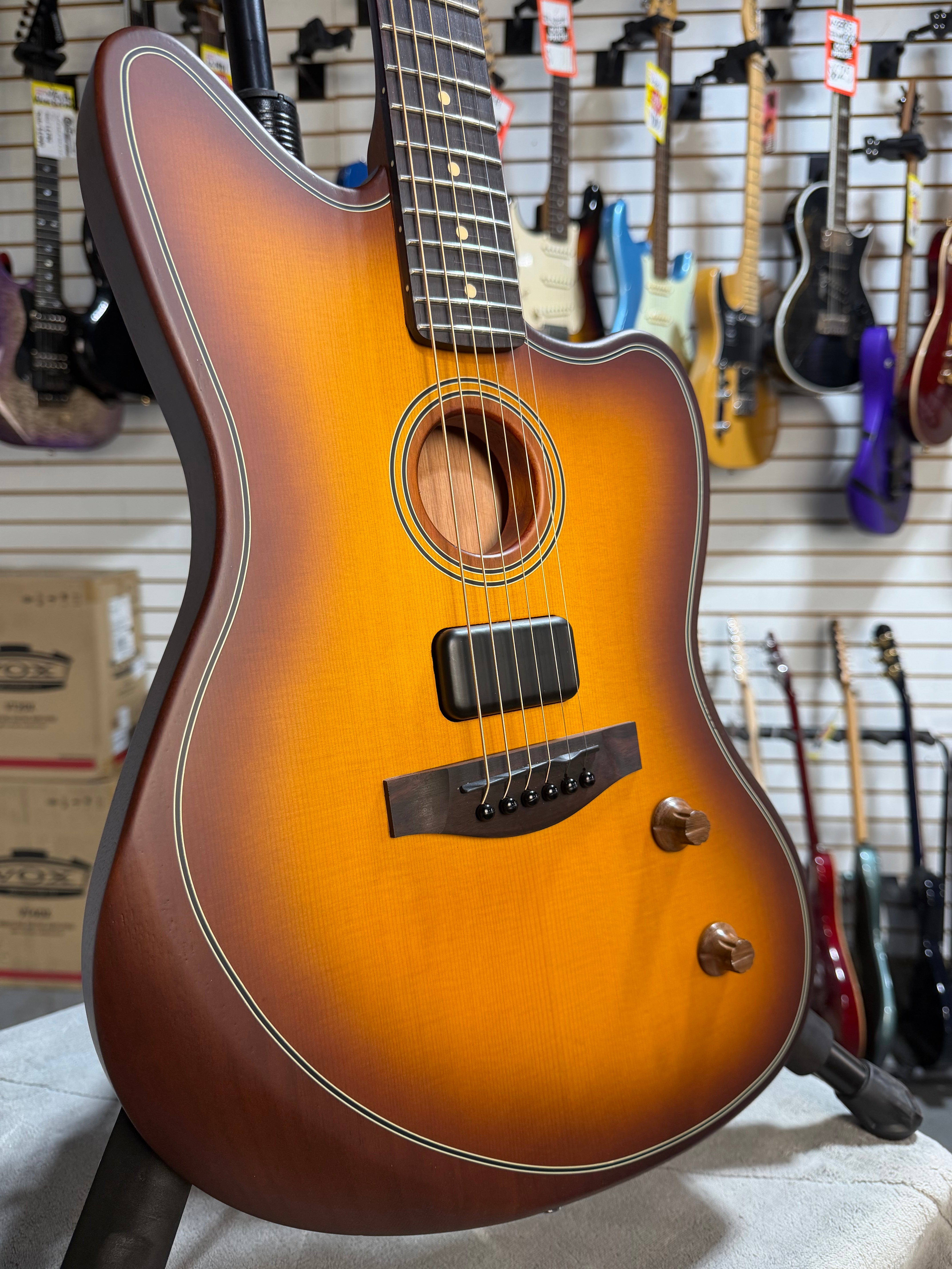 Fender Acoustasonic Standard Jazzmaster Honey Burst