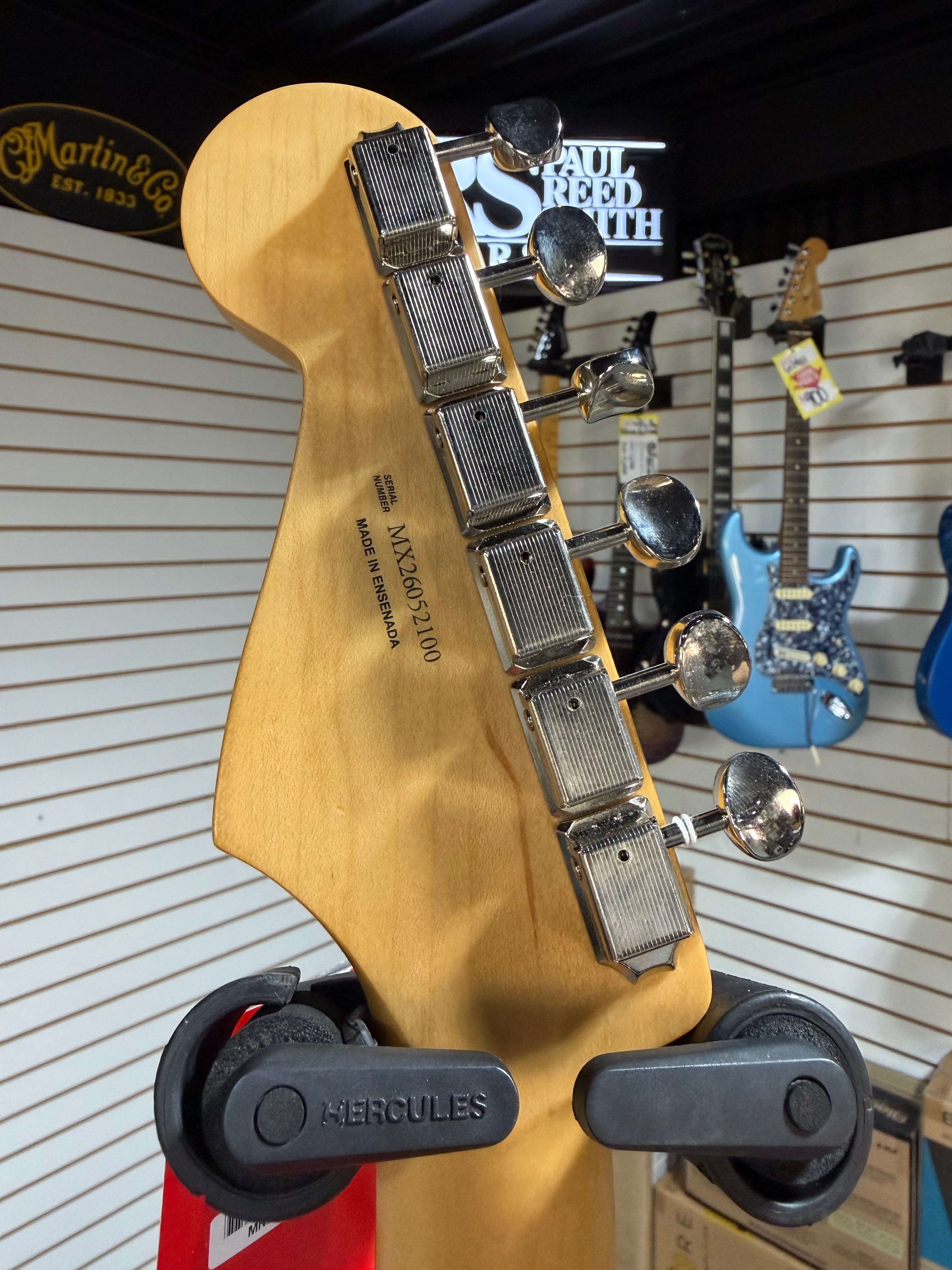 Fender Player II Stratocaster HSS Coral Red