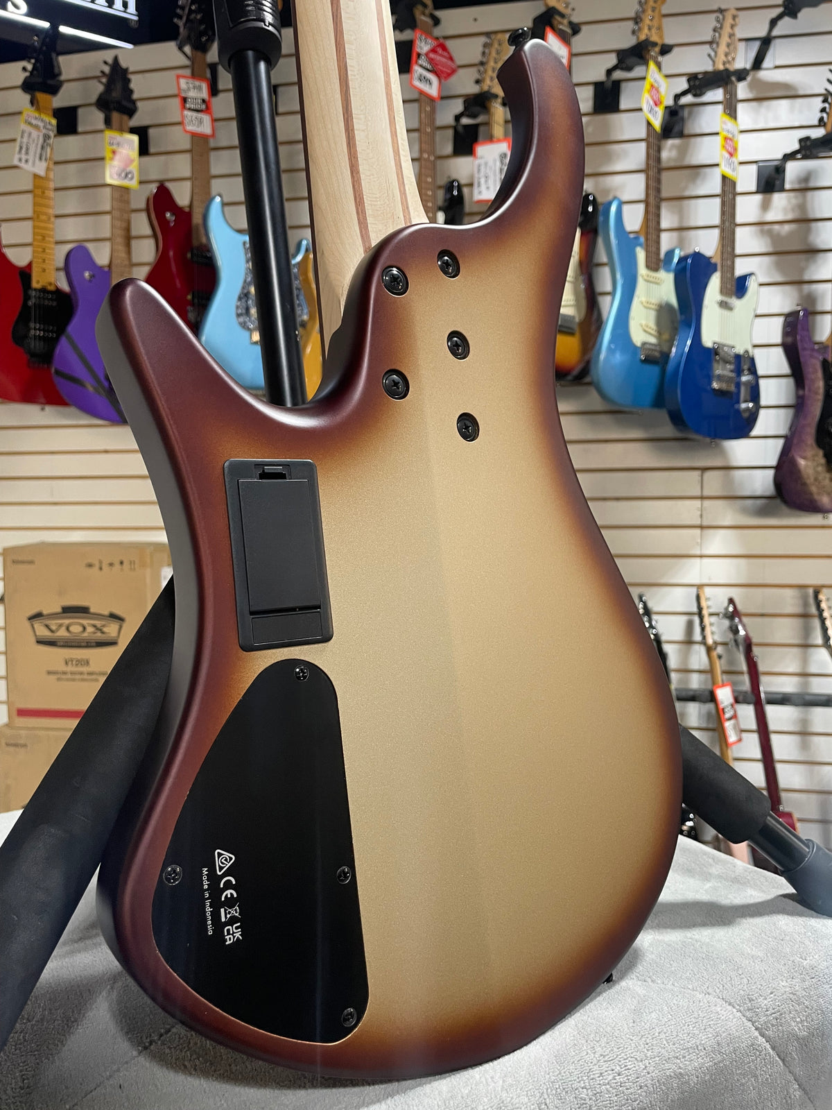 Ibanez EHB600 Charred Champagne Burst Matte