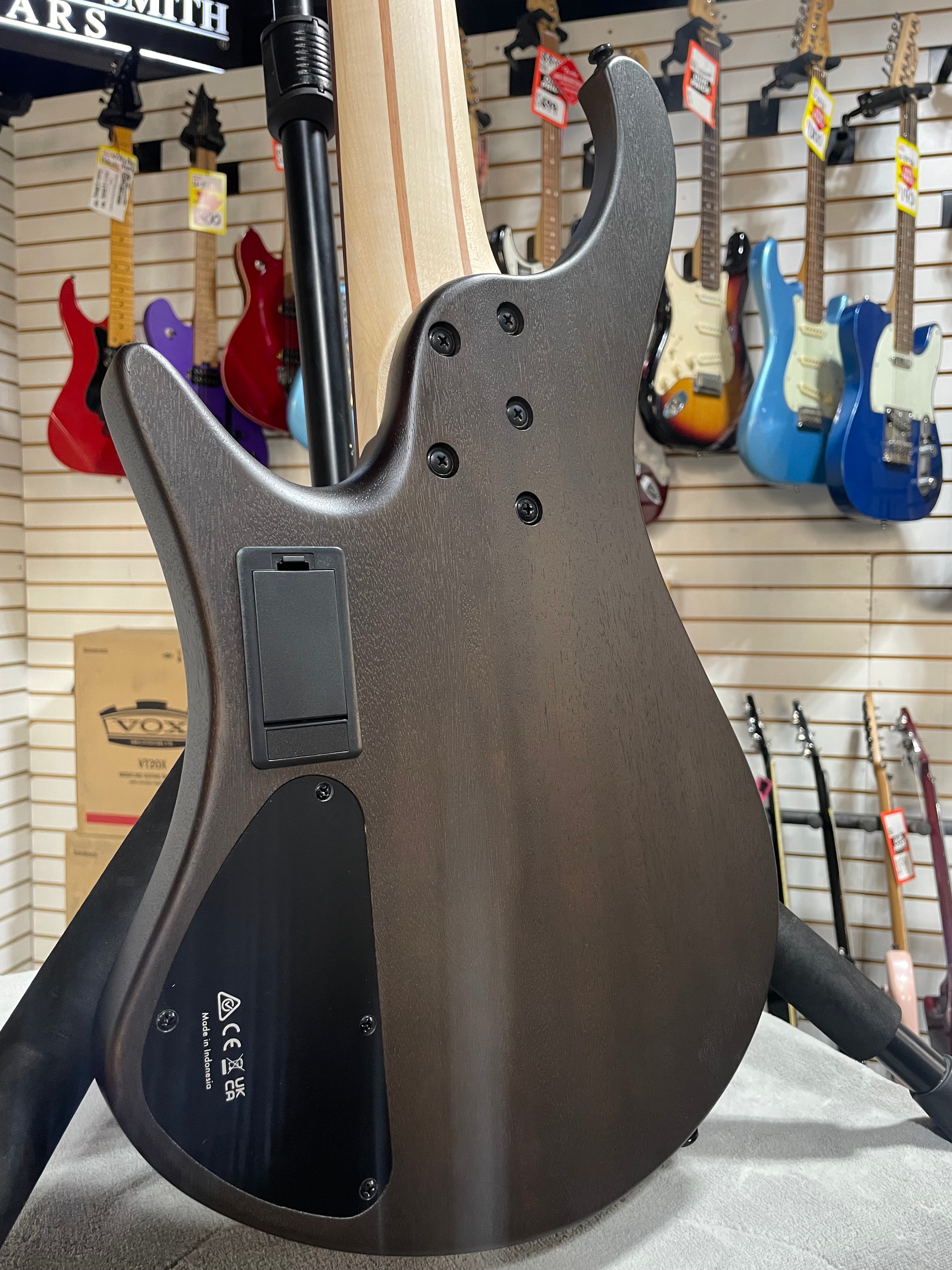 Ibanez EHB605 Walnut Flat
