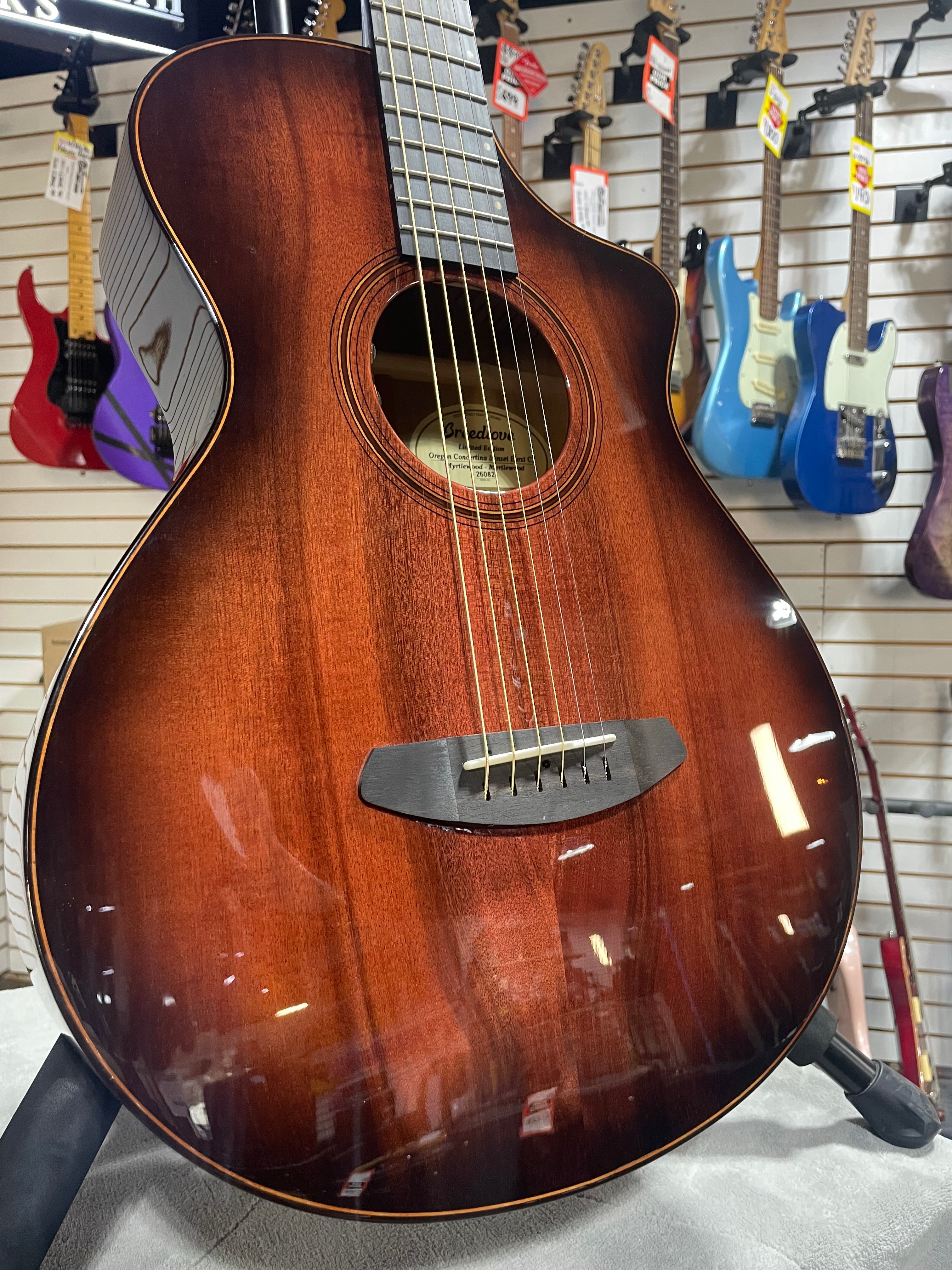 Breedlove Oregon Concertina CE Limited Edition Sunset Burst