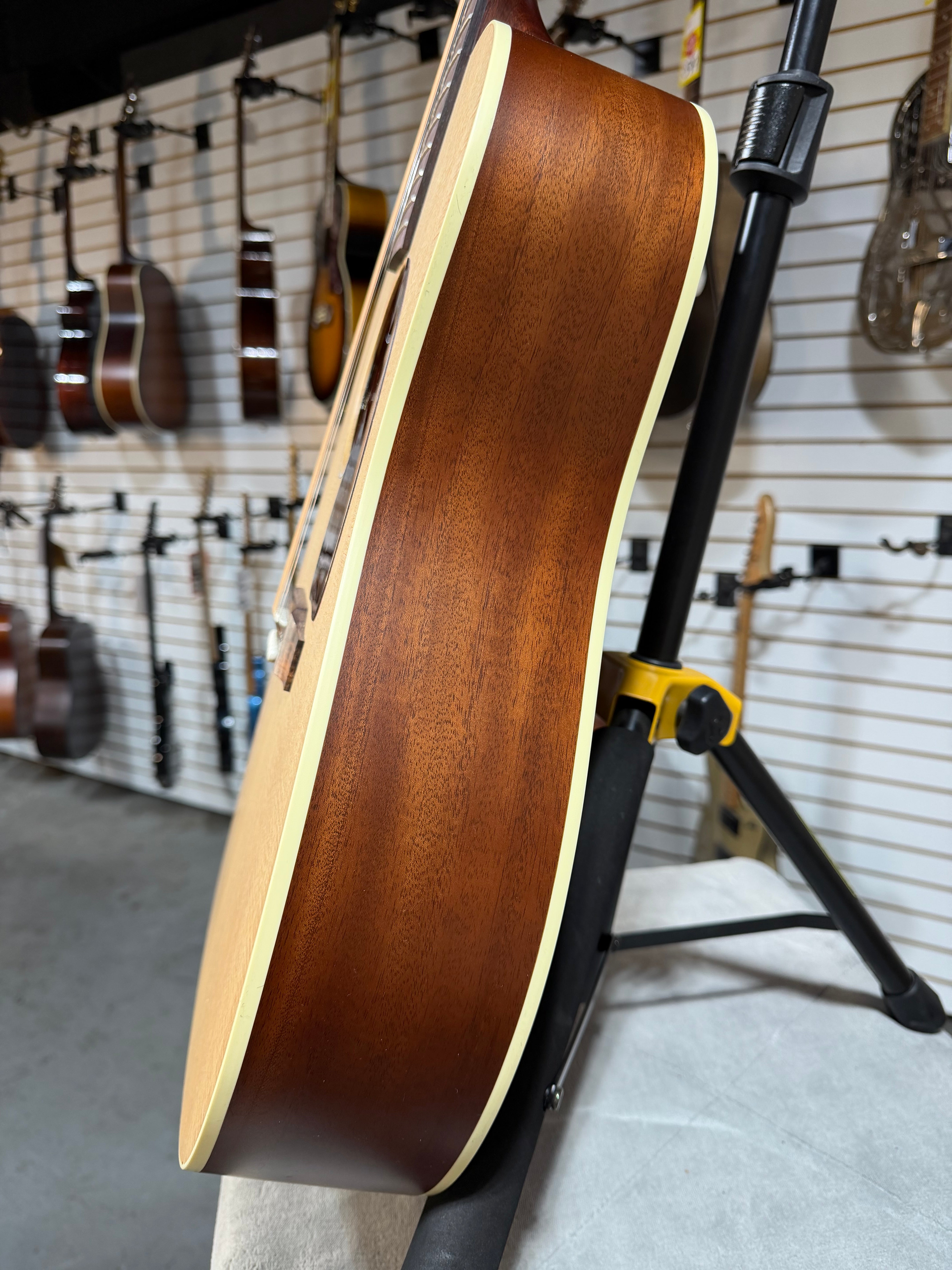 Gibson J-45 Special Natural