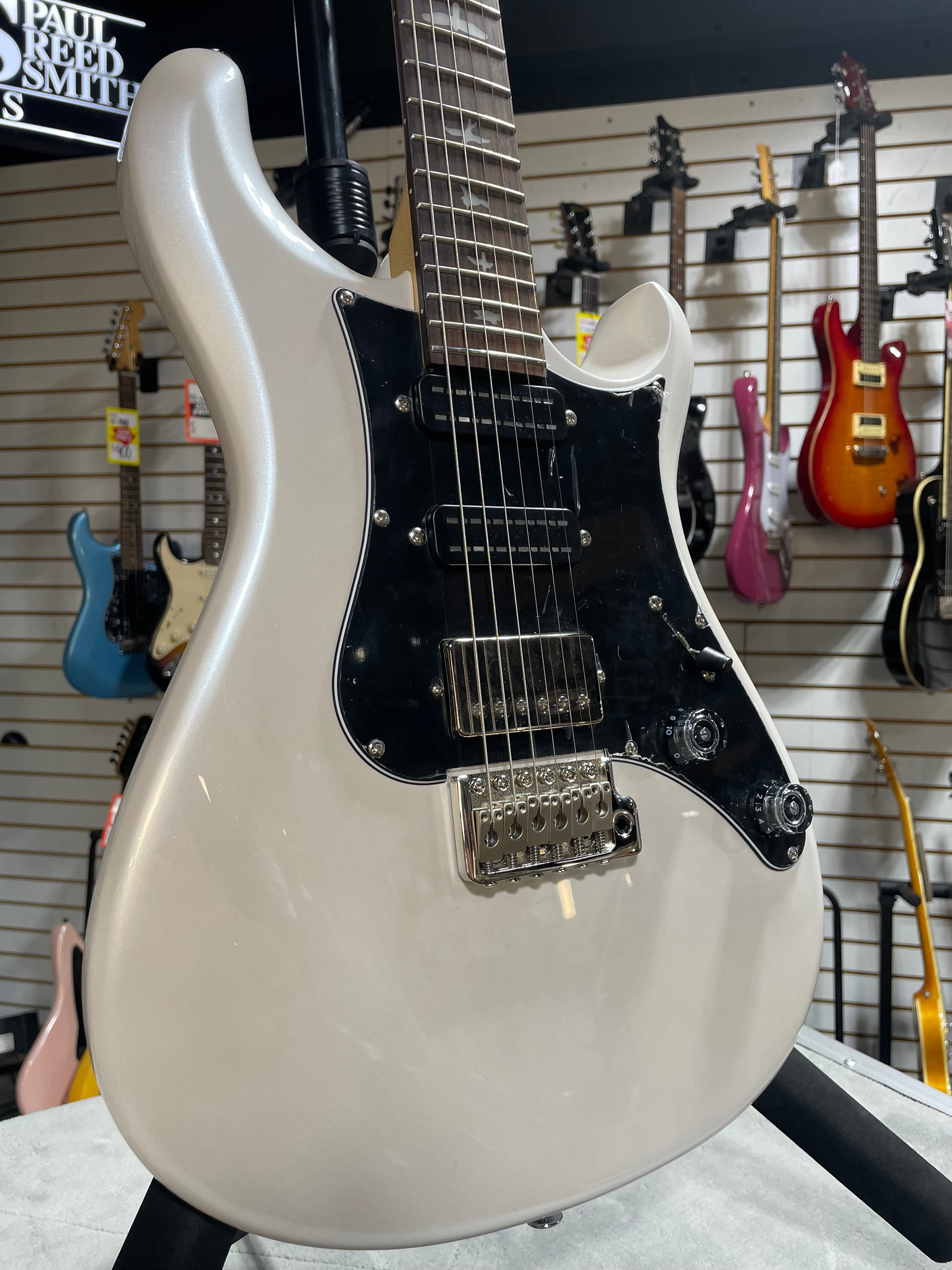 PRS SE Studio Standard - Pearl White w/ Gig Bag & PLEK*D #927