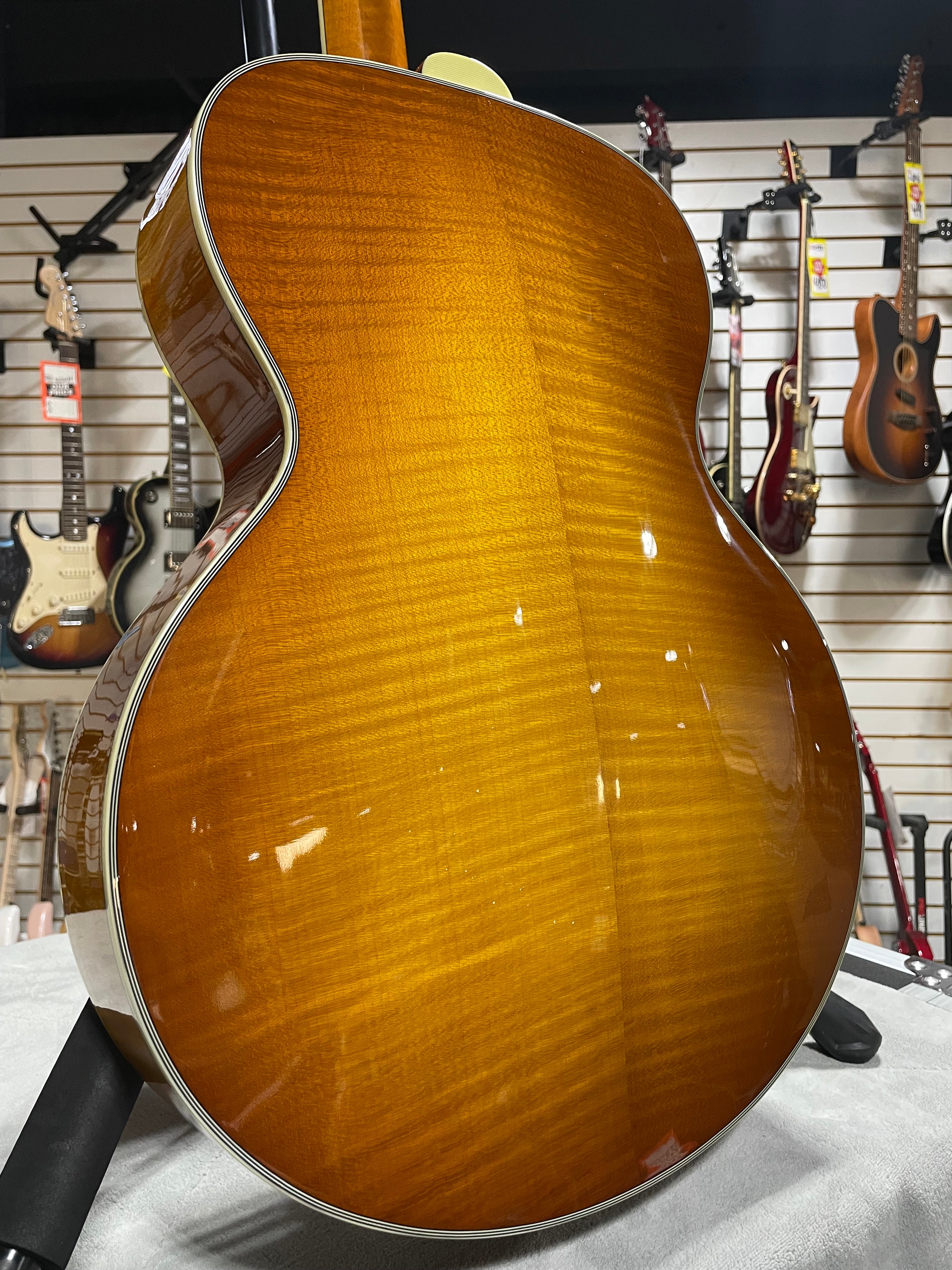 Eastman AR805-GB Archtop Guitar 2025 - Goldburst w/OHSC & PLEK*D #186