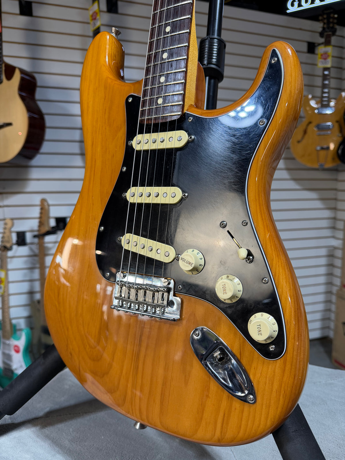 Fender American Professional II Stratocaster Roasted Pine