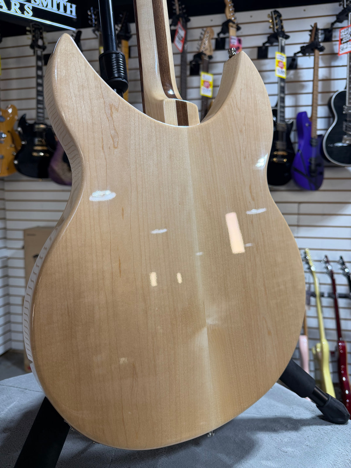 Rickenbacker 330/12 Mapleglo