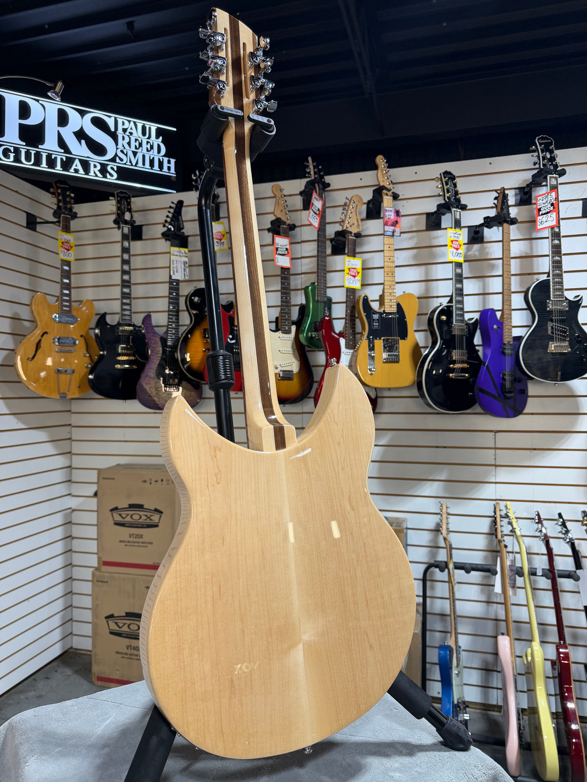 Rickenbacker 330/12 Mapleglo