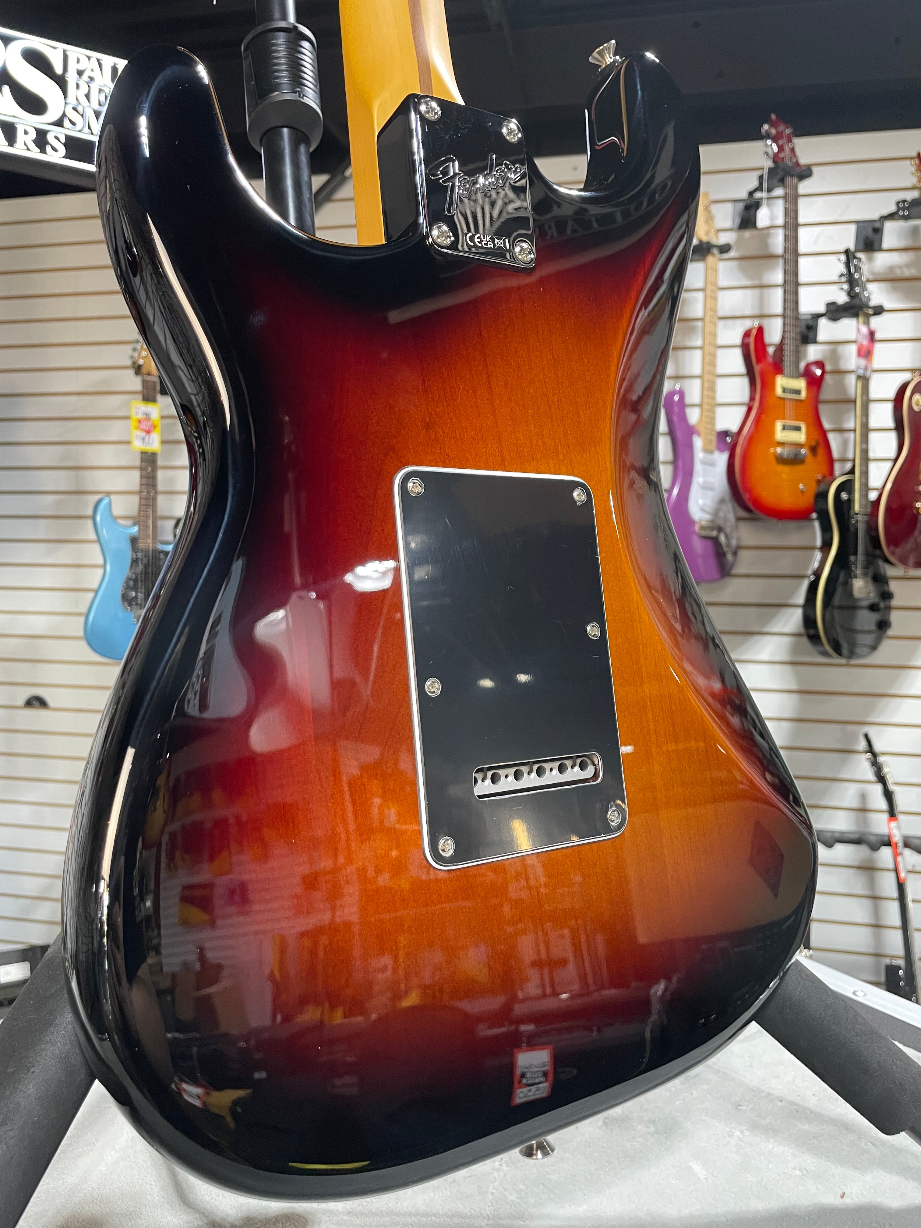 Fender American Professional Classic Stratocaster 2025 - 3-color Sunburst w/ Gig Bag & PLEK*D #045