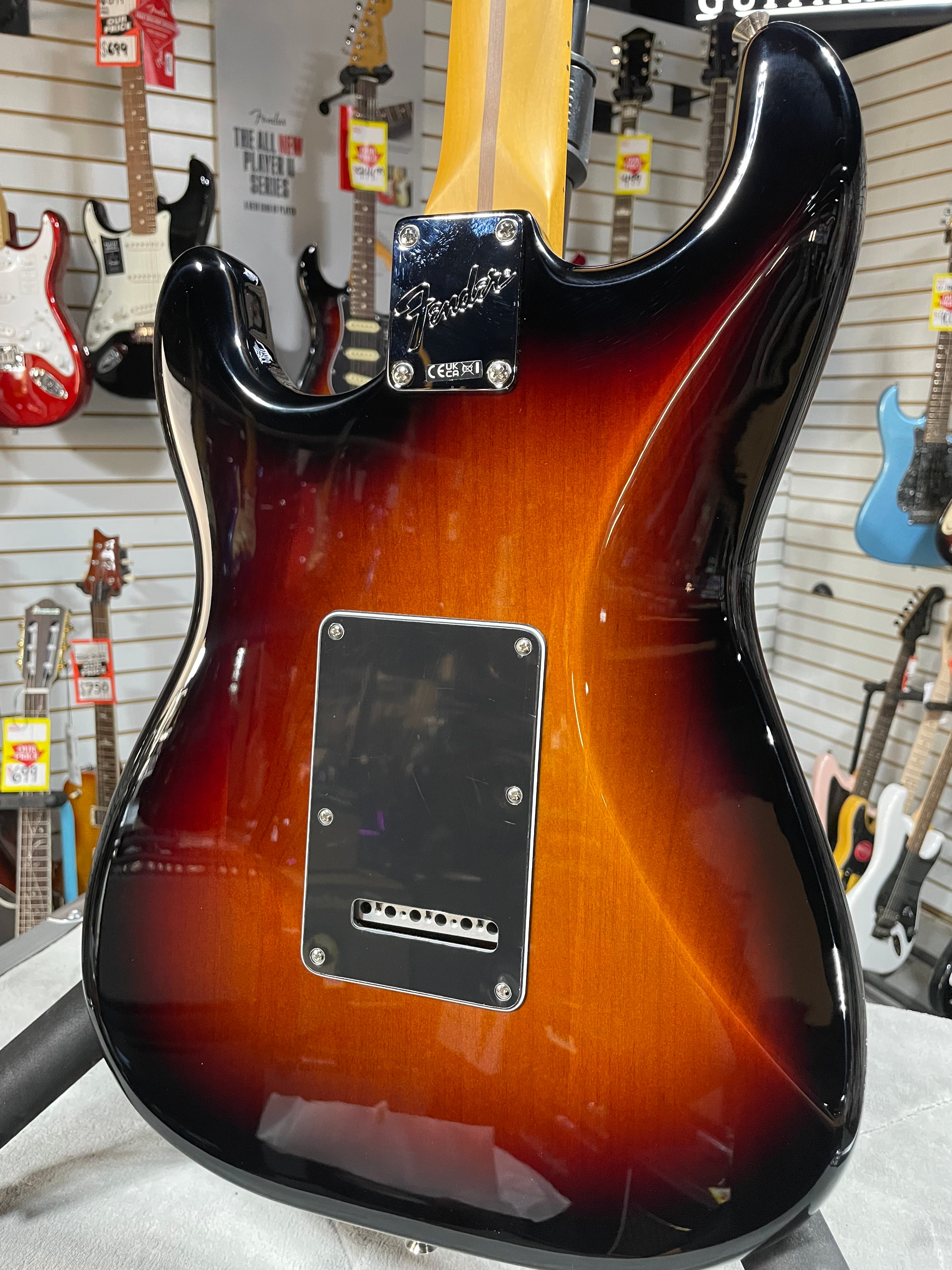 Fender American Professional Classic Stratocaster 2025 - 3-color Sunburst w/ Gig Bag & PLEK*D #045