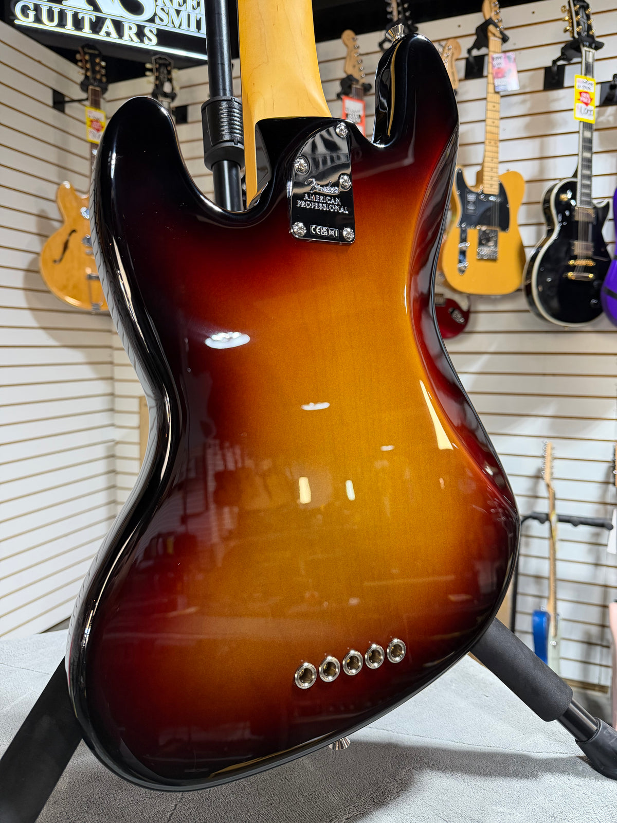 Fender American Professional Jazz Bass V 3-color Sunburst
