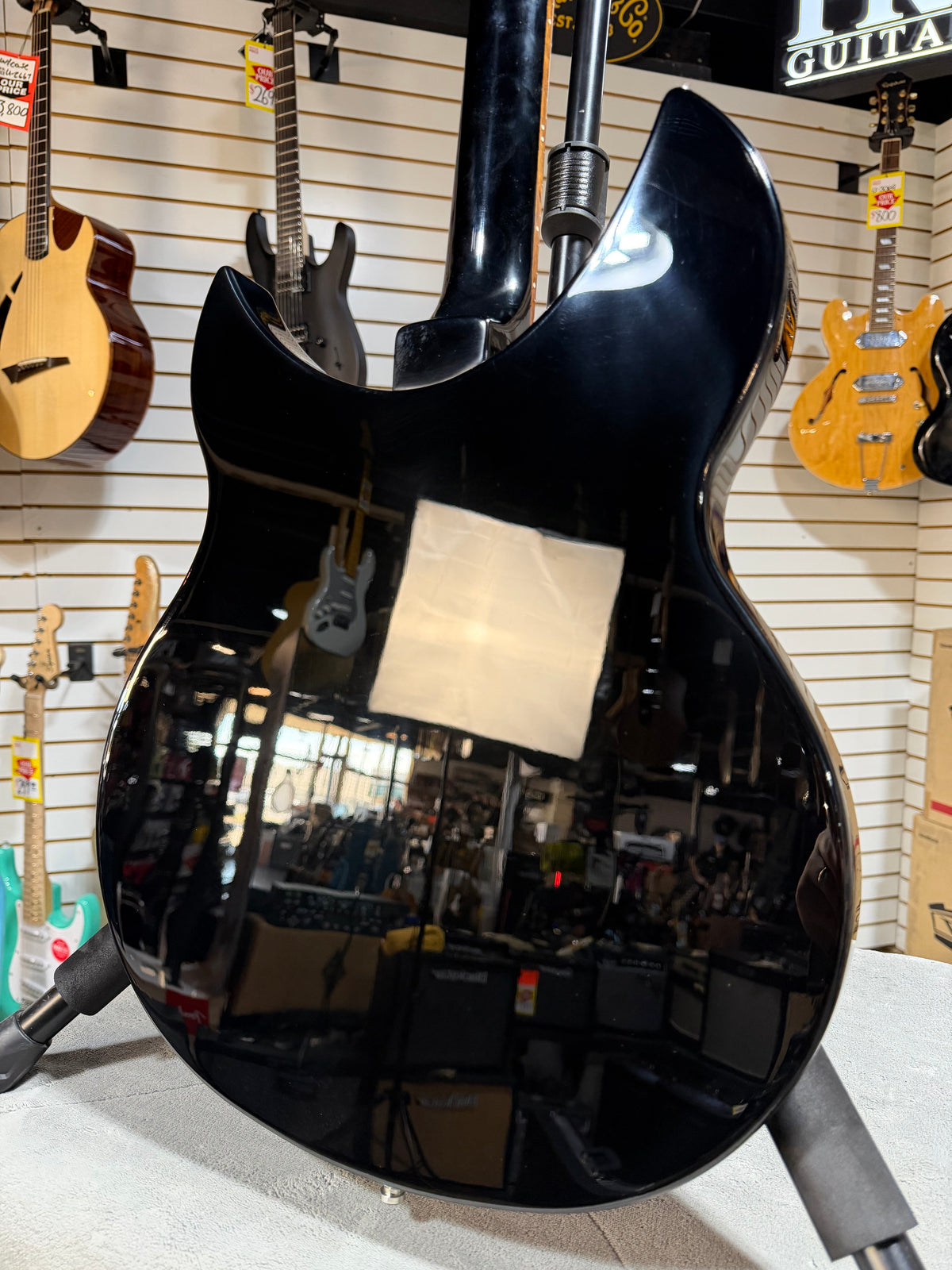 Rickenbacker 330 Jetglo