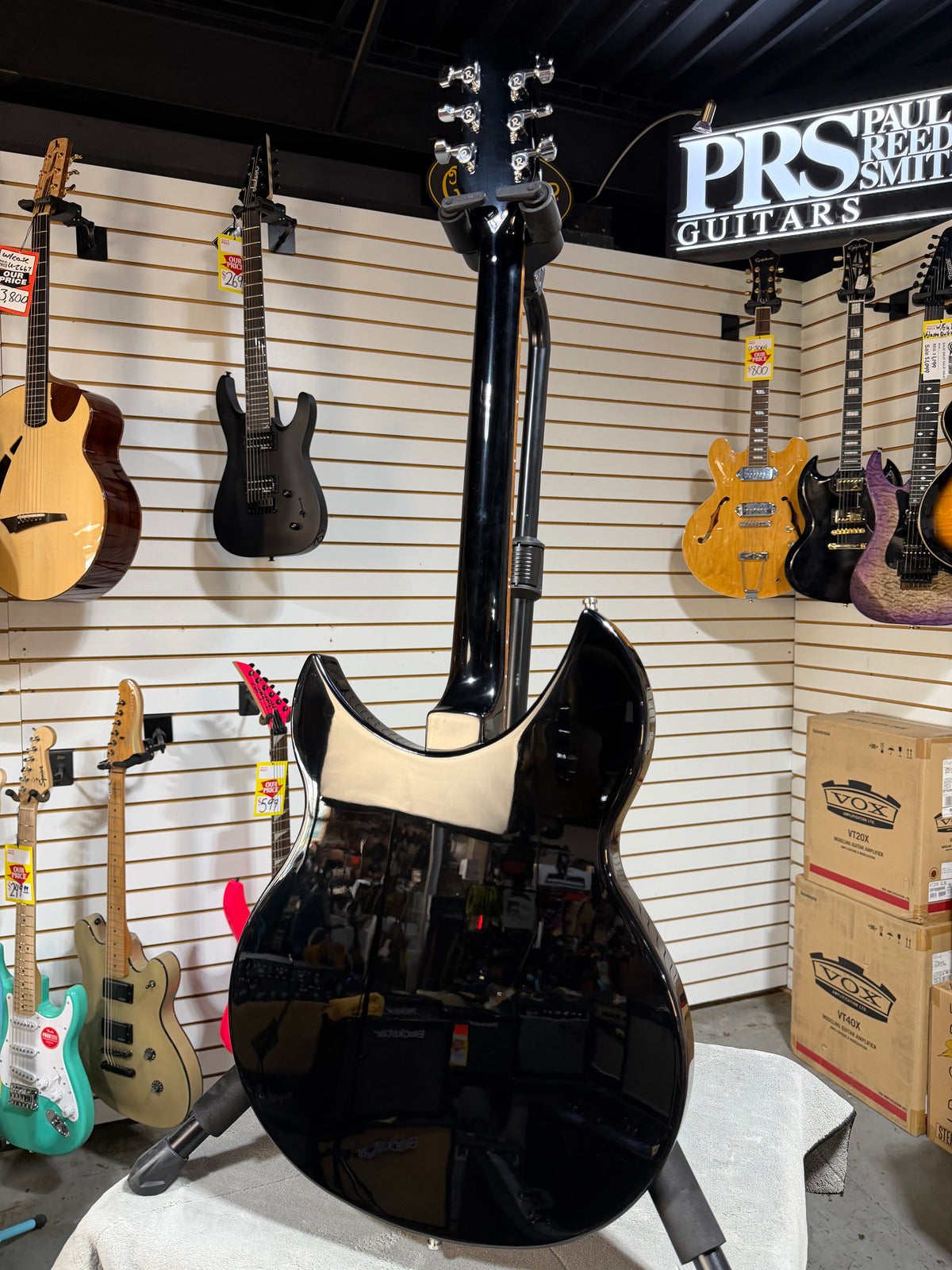 Rickenbacker 330 Jetglo