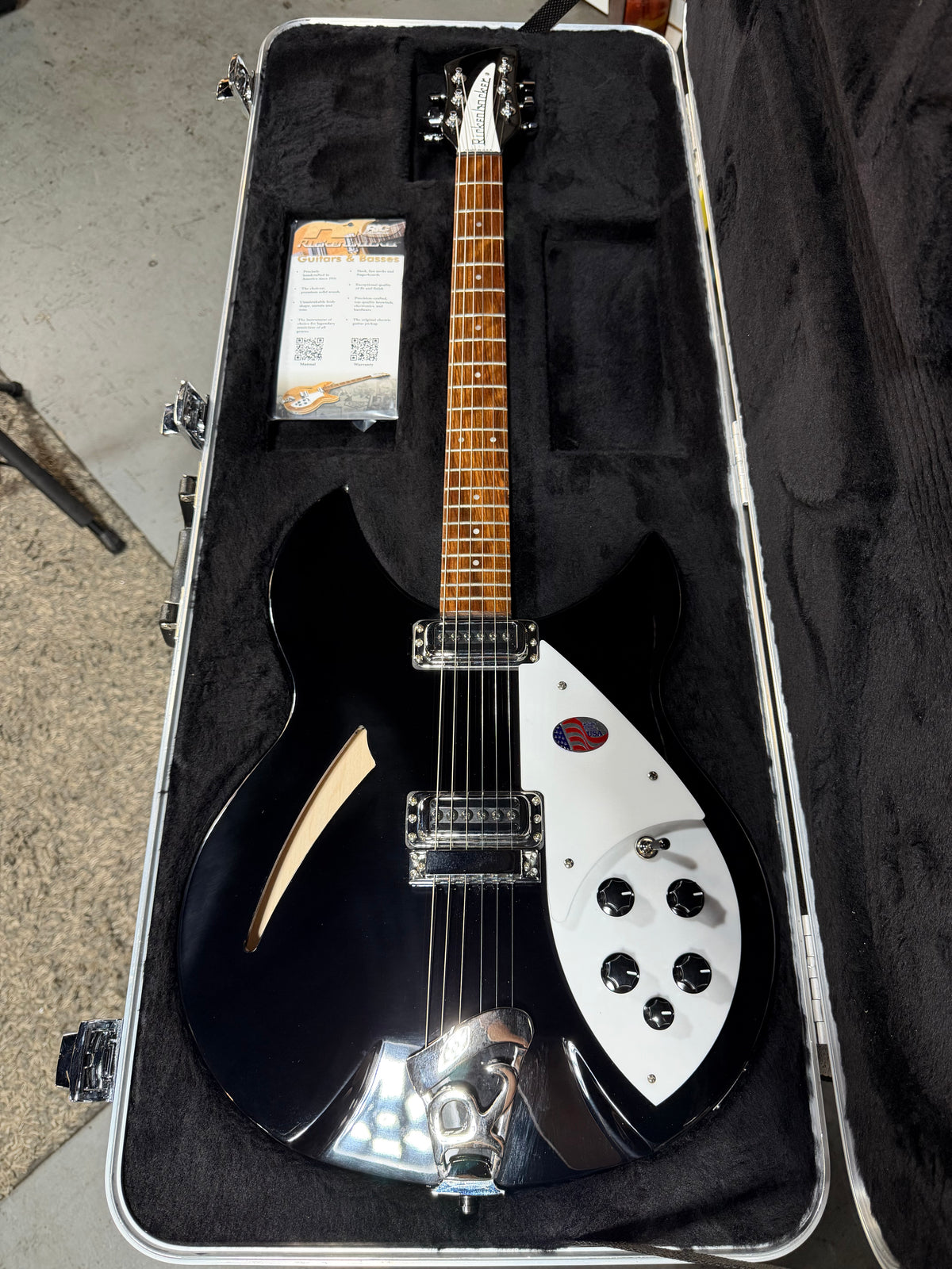 Rickenbacker 330 Jetglo