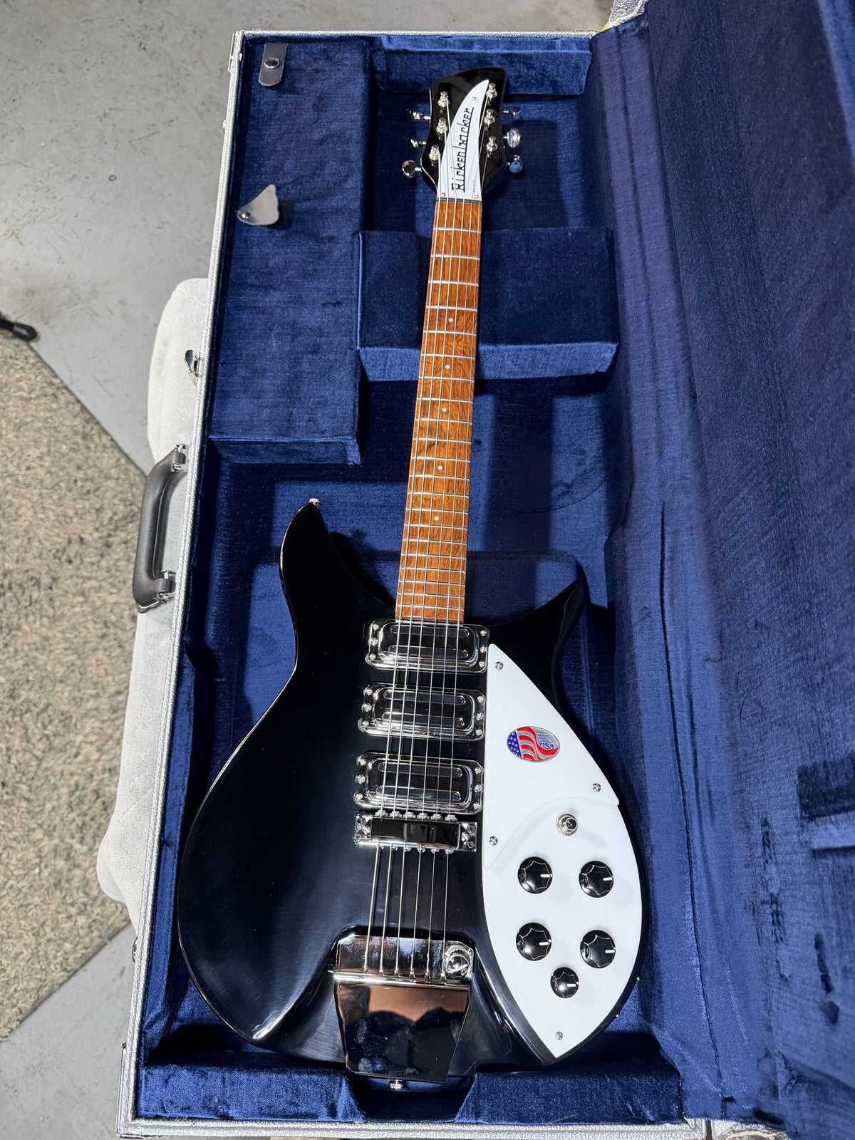Rickenbacker 325C64 Jetglo
