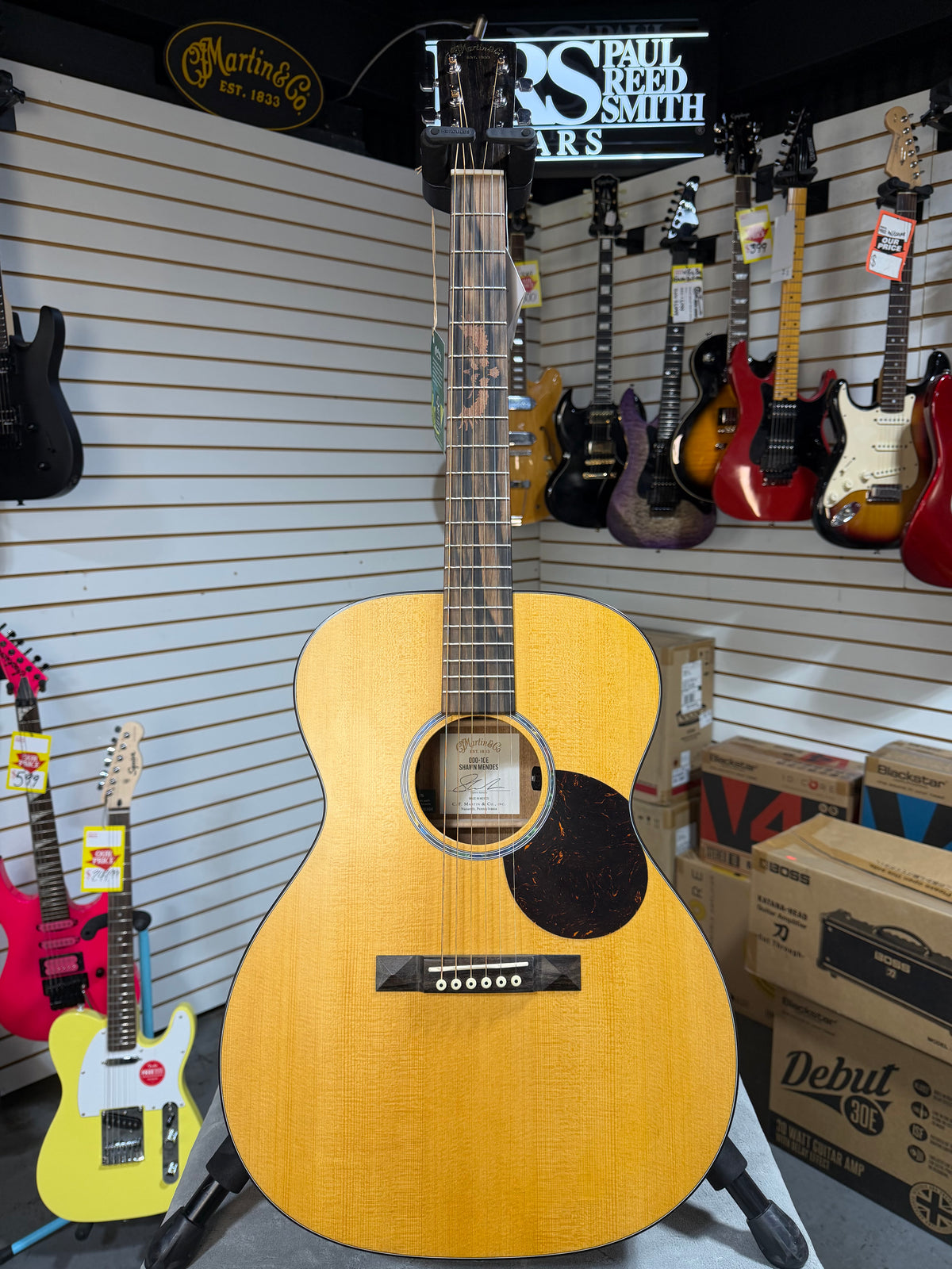 Martin 000-10E Shawn Mendes Natural