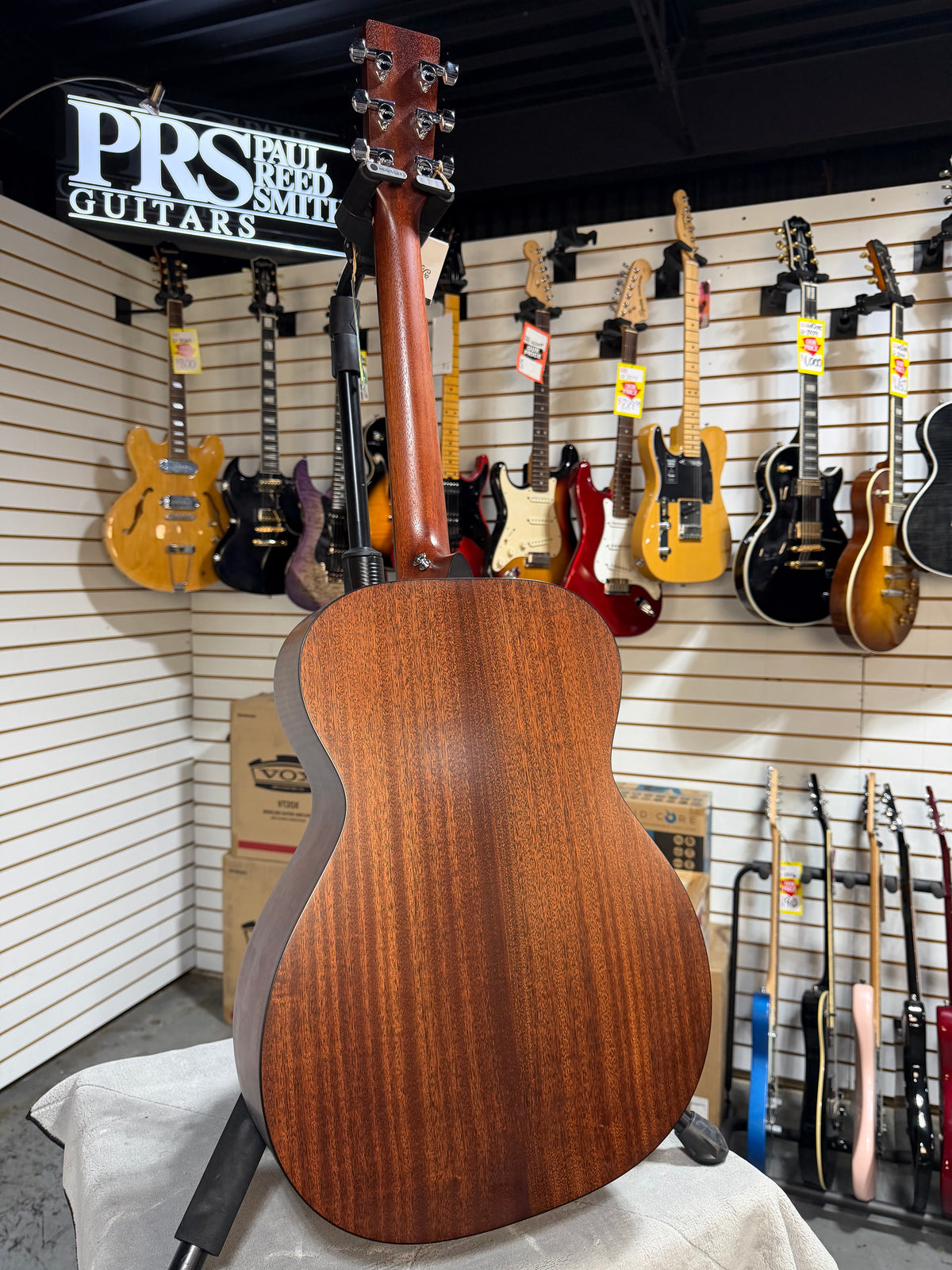 Martin 000-10E Shawn Mendes Natural