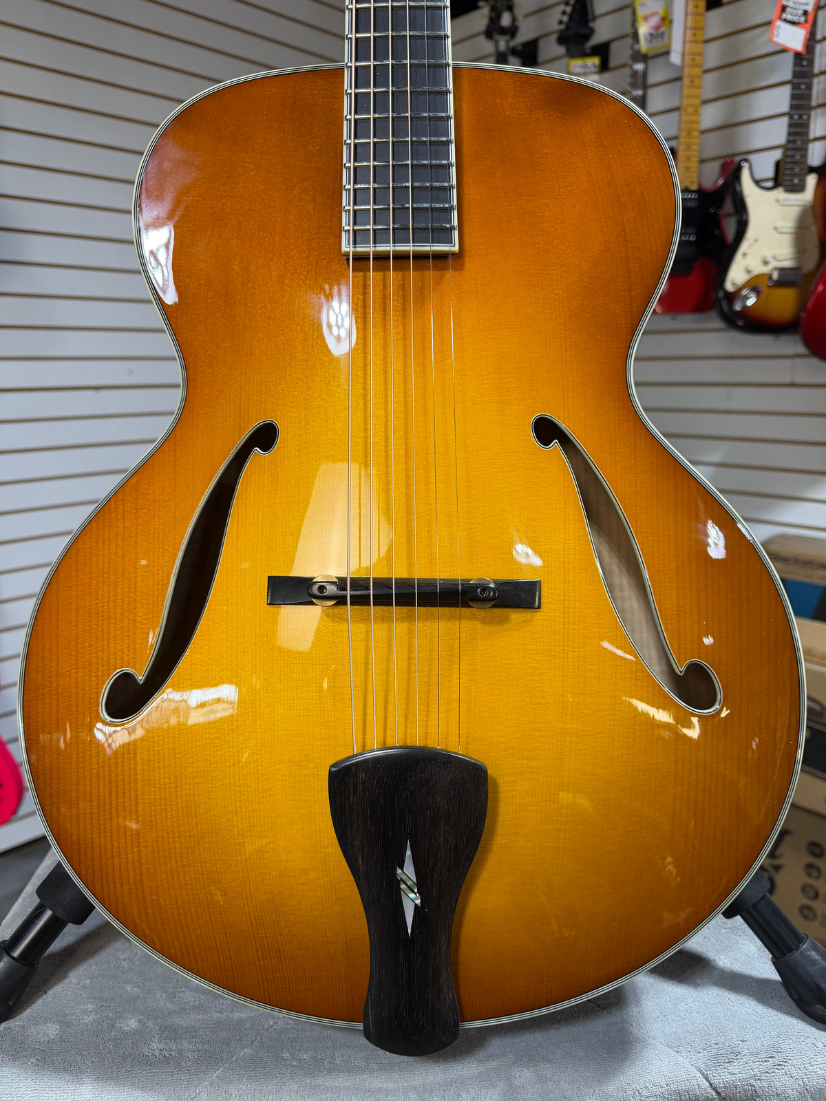 Eastman AR805 Goldburst