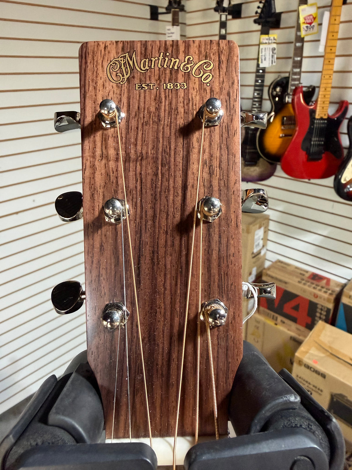 Martin 00-10E Road Series Retro Joe Bonamassa Signature Left Handed Sunburst