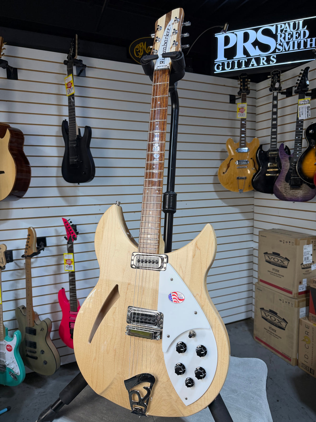 Rickenbacker 330 Mapleglo