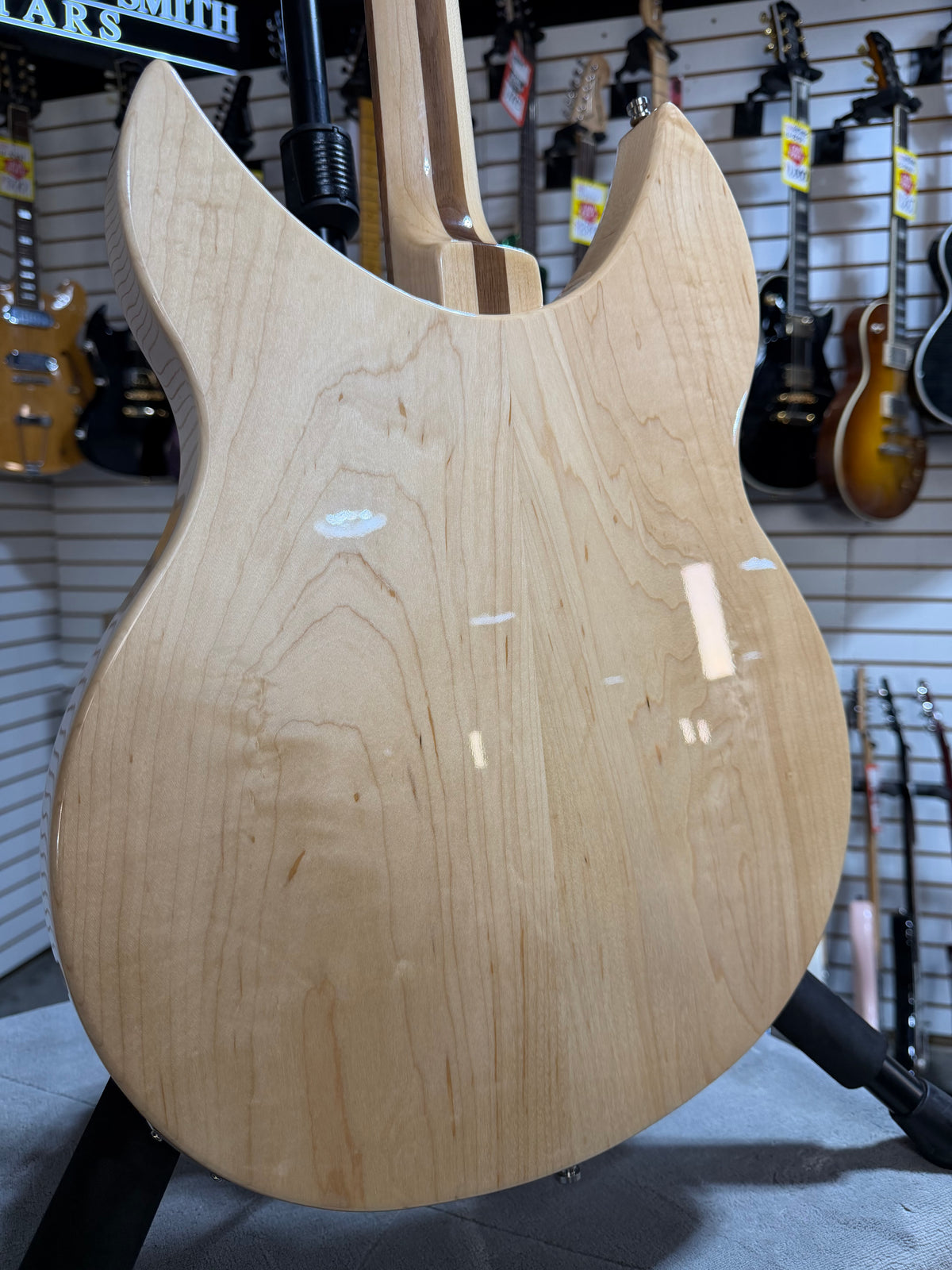 Rickenbacker 330 Mapleglo