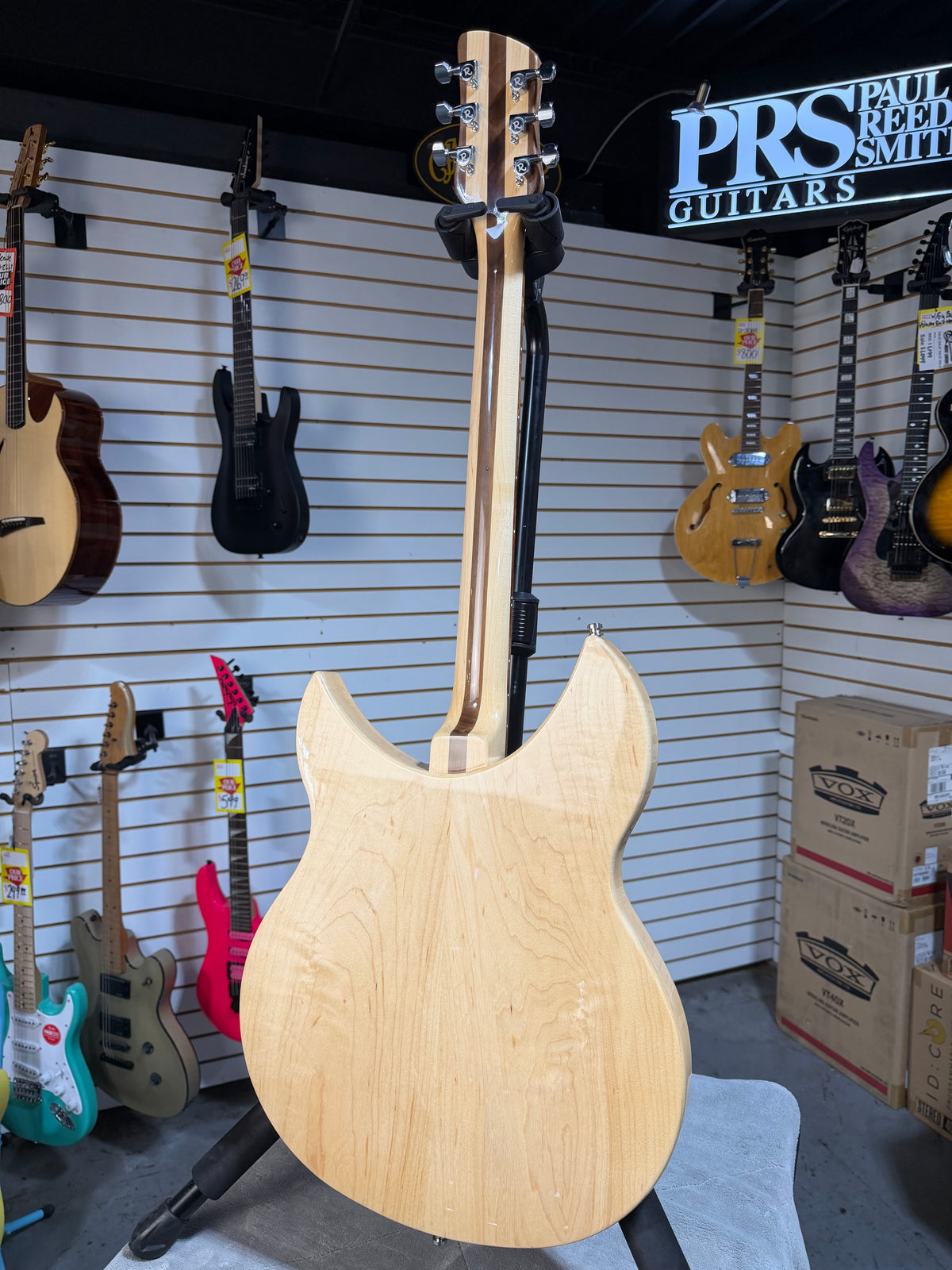 Rickenbacker 330 Mapleglo