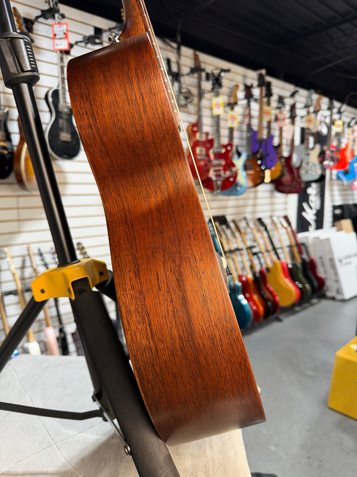 Martin 0-10E Retro Jason Isbell Left Handed Dark Mahogany