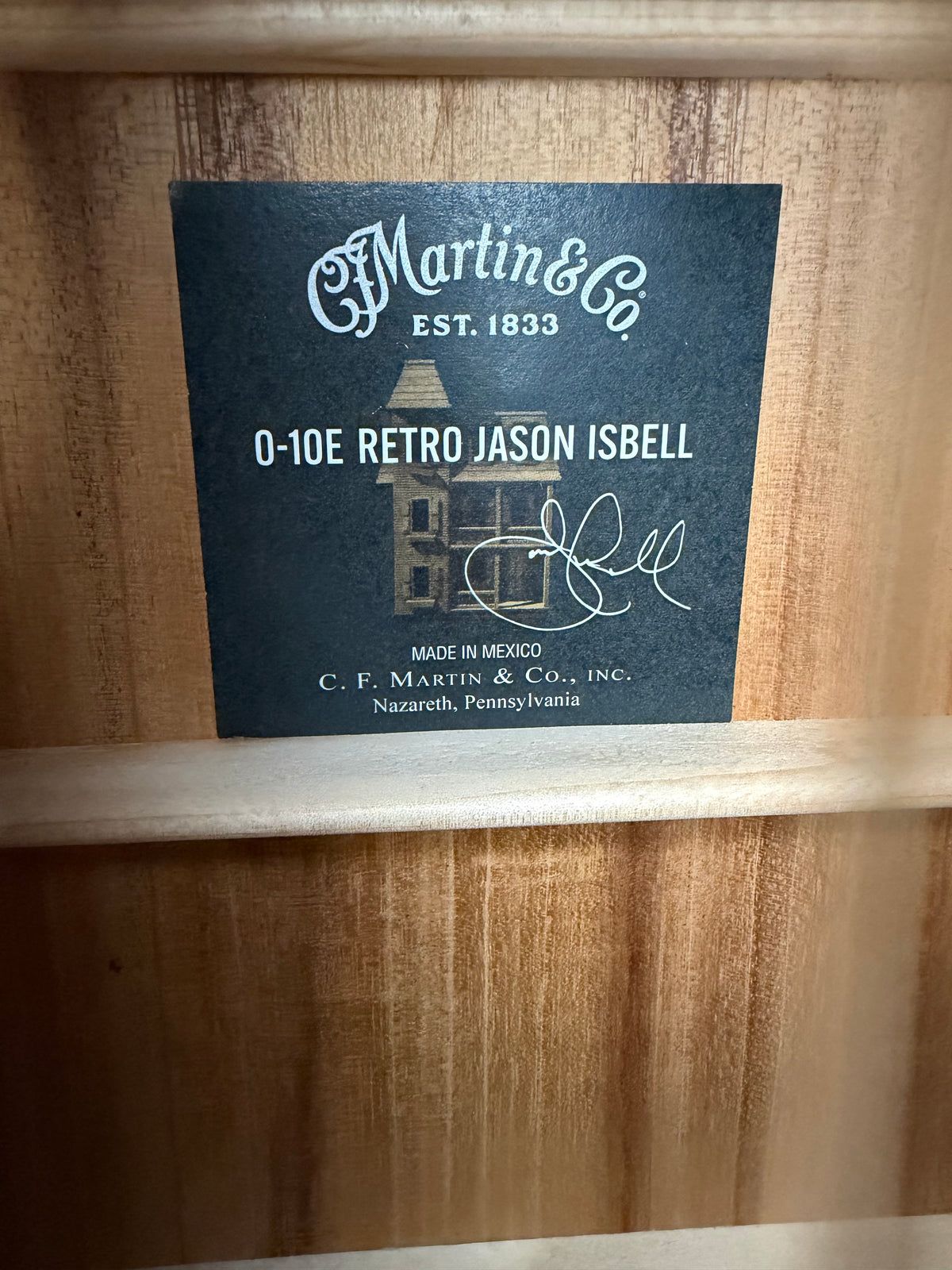 Martin 0-10E Retro Jason Isbell Left Handed Dark Mahogany