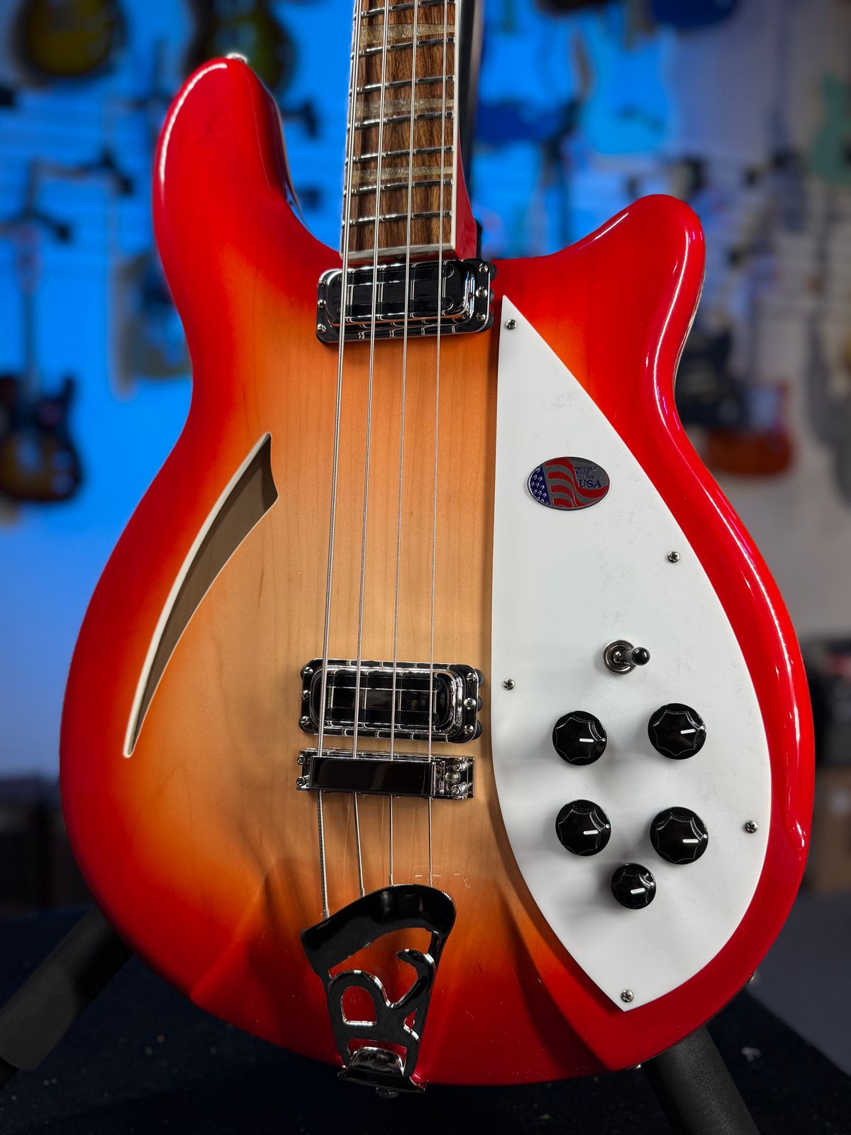 Rickenbacker 4005V 2026 - Fireglo w RIC Vintage Style Case, 690