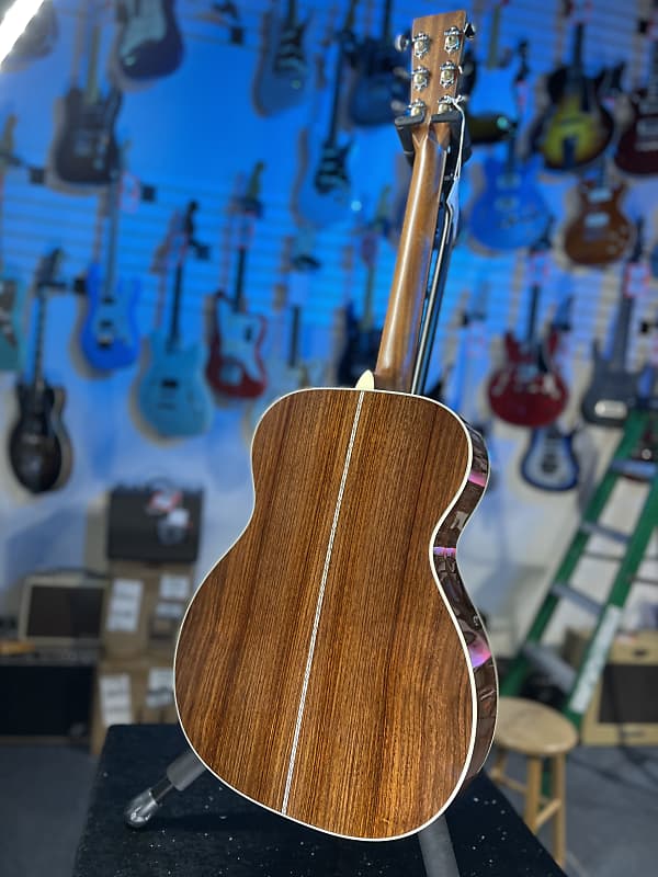 Martin 000-28 Left-Handed Acoustic Guitar - Natural Auth Deal Free Ship! 002 GET PLEK’D!