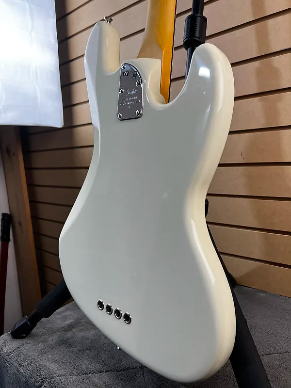American Professional II Jazz Bass Left-Handed - Olympic White #450 GET PLEK'D!