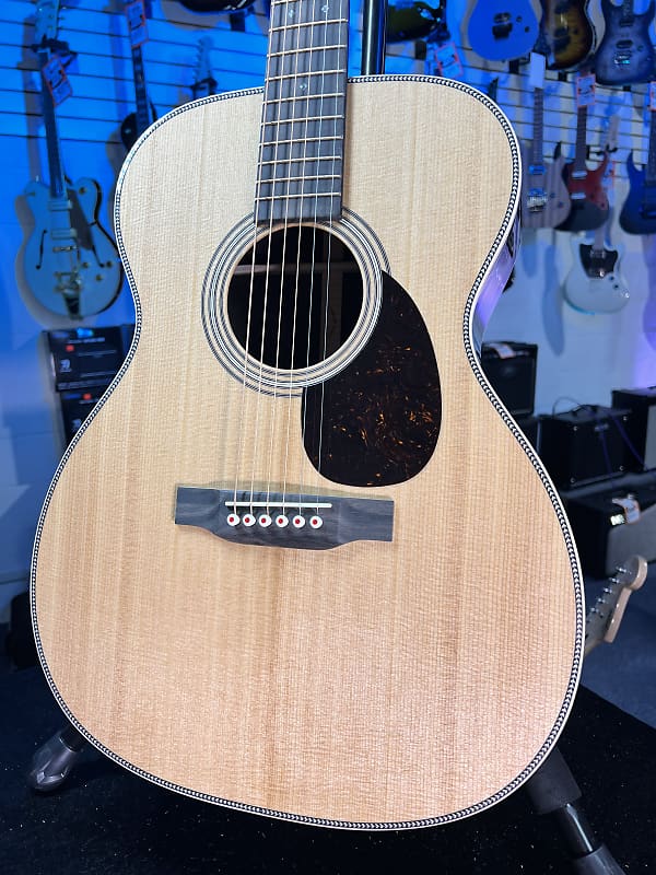 New Martin OM-28 Modern Deluxe, Natural, Martin Hardcase, Auth Dealer 525