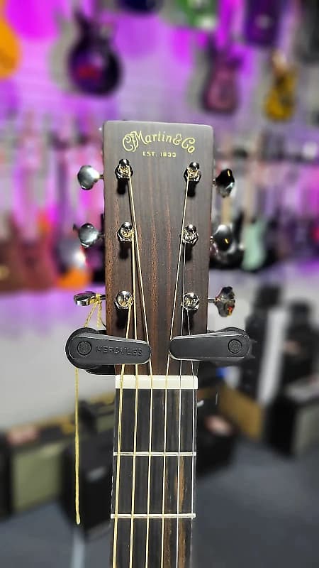 Martin 00-18 Acoustic Guitar - Natural Authorized Dealer *FREE PLEK WITH PURCHASE* 057