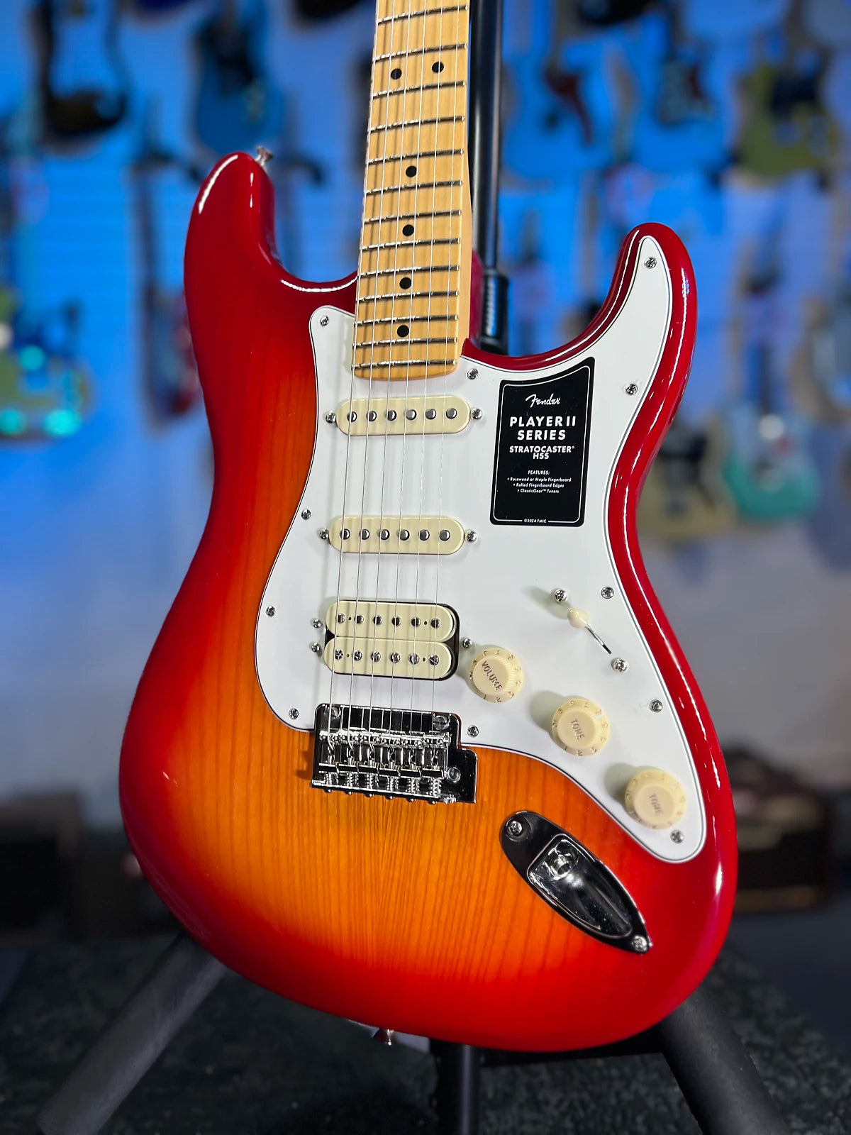 Fender Player II Stratocaster HSS Aged Cherry Burst Fender Player II Stratocaster HSS Aged Cherry Burst
