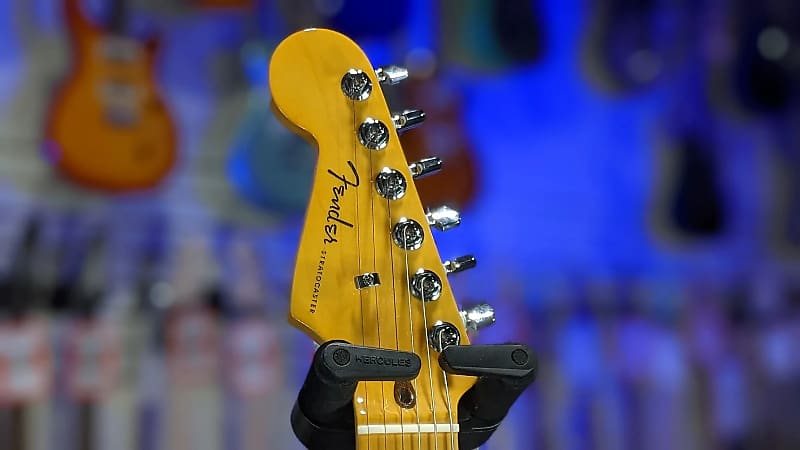 Fender American Ultra Stratocaster Left-handed - Texas Tea with Maple Fingerboard *FREE PLEK WITH PURCHASE*! 103