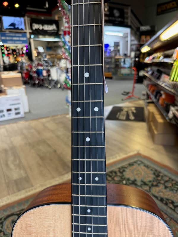 Martin DJr-10E, Acoustic Electric Guitar &